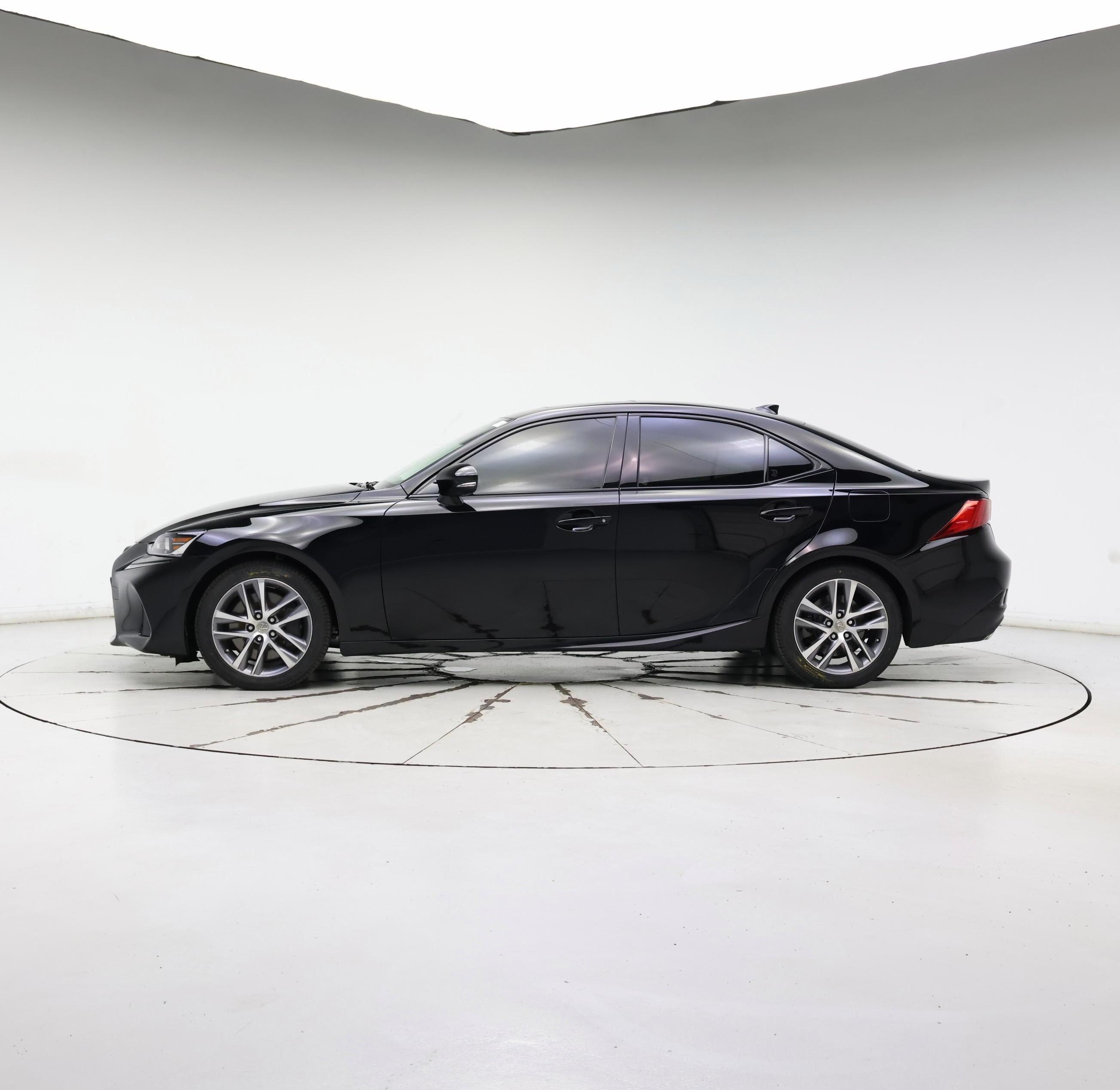 Thumbnail: 2019 Lexus IS - 3