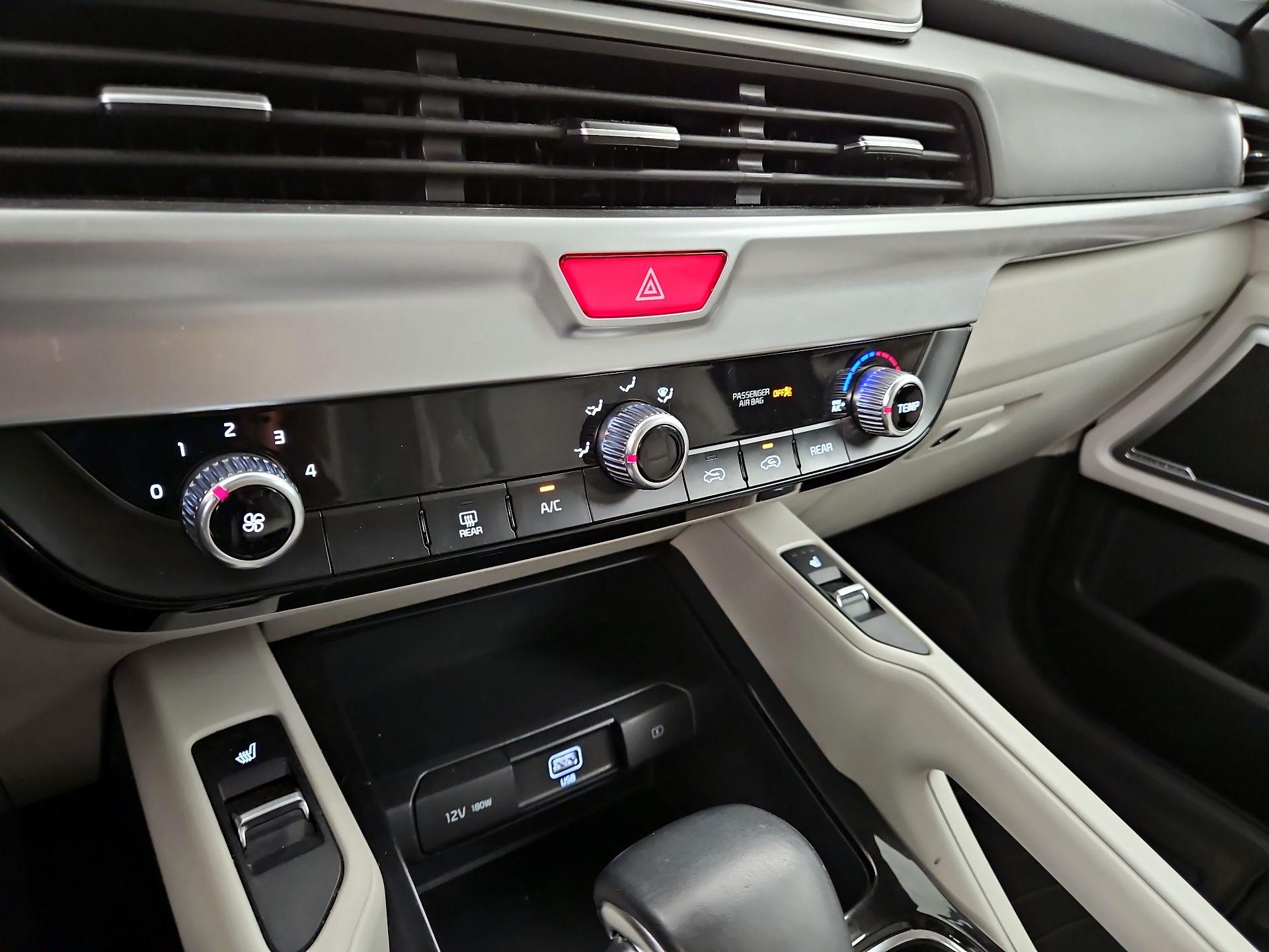 Thumbnail: 2020 Kia Telluride - 16