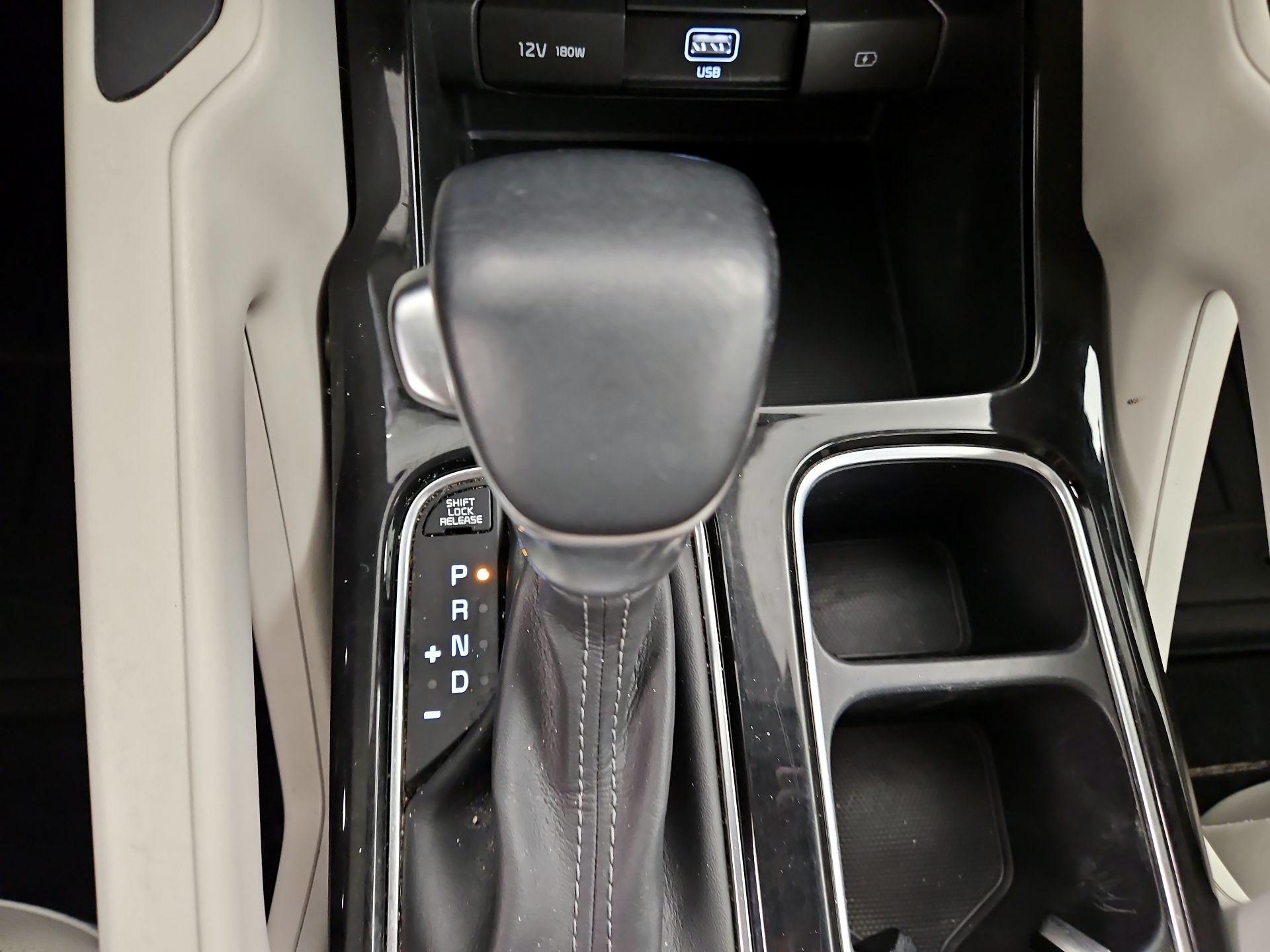 Thumbnail: 2020 Kia Telluride - 17