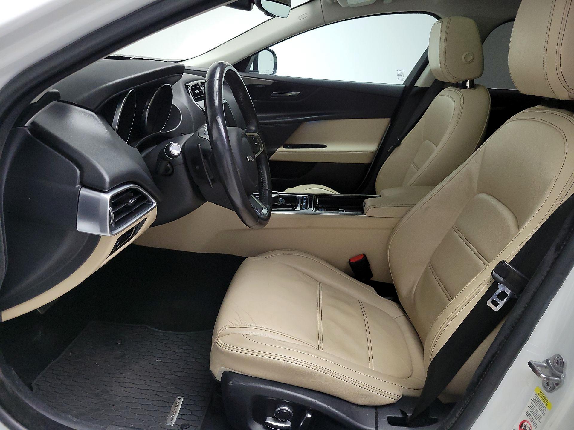 Thumbnail: 2019 Jaguar XE - 11