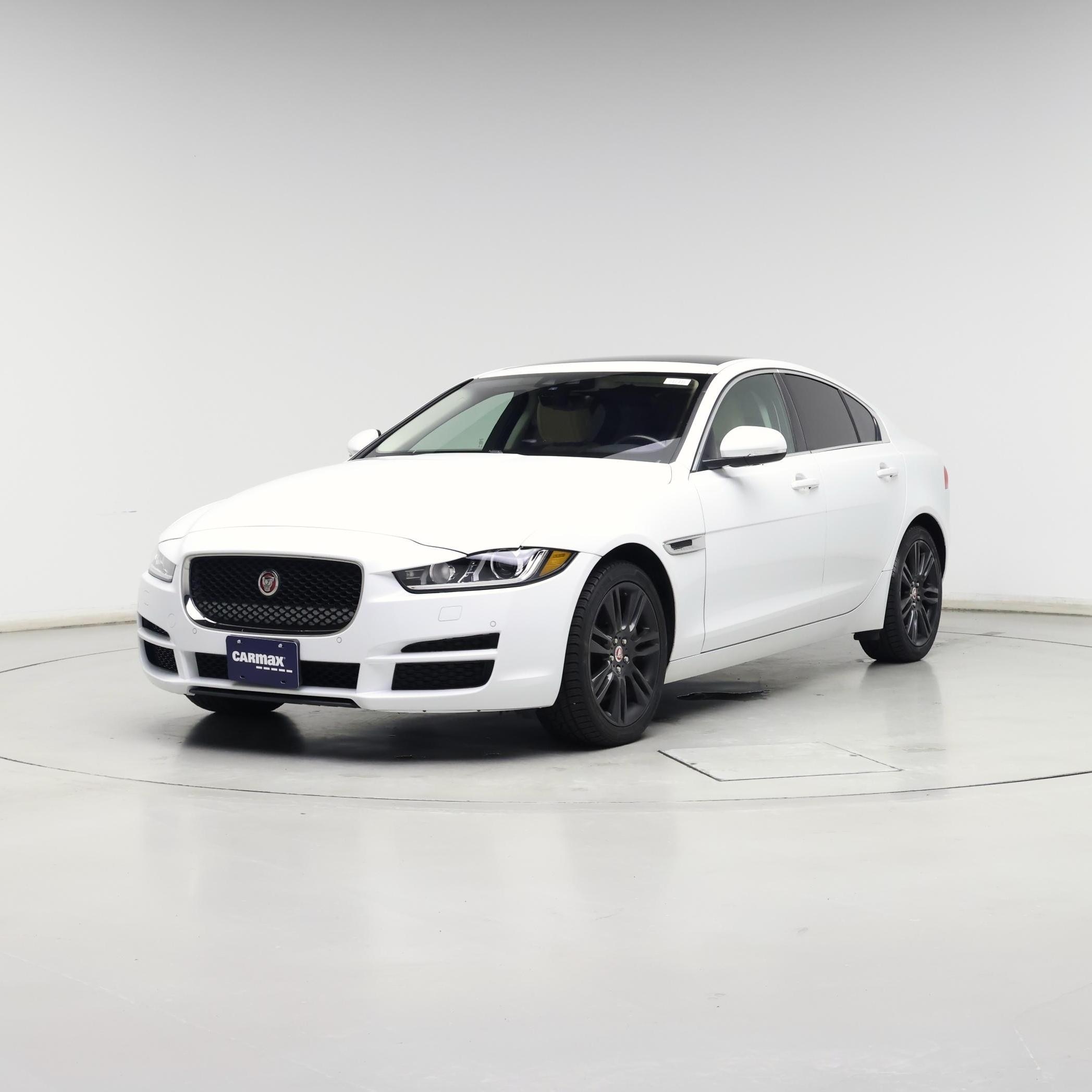 Thumbnail: 2019 Jaguar XE - 4