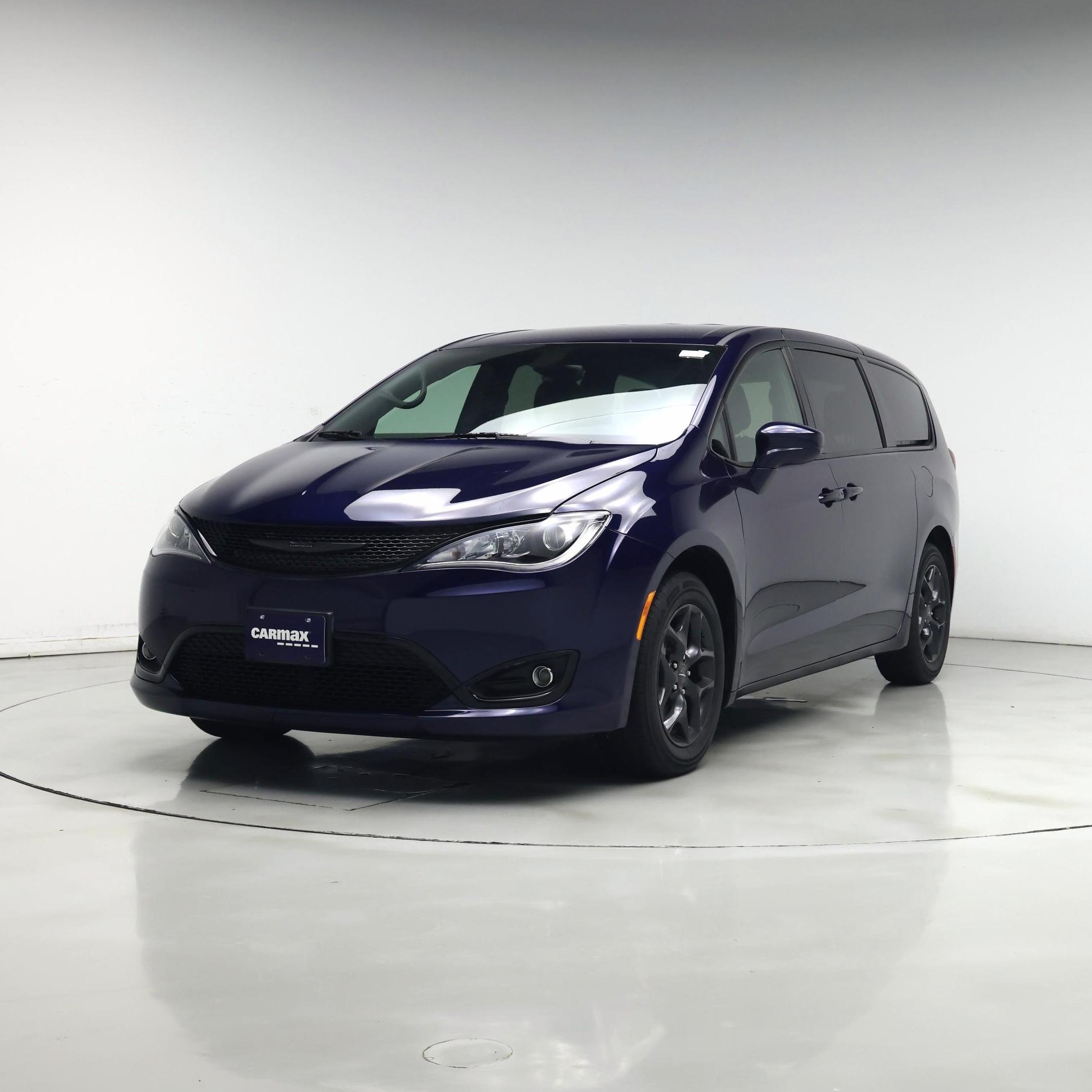 Thumbnail: 2019 Chrysler Pacifica - 4