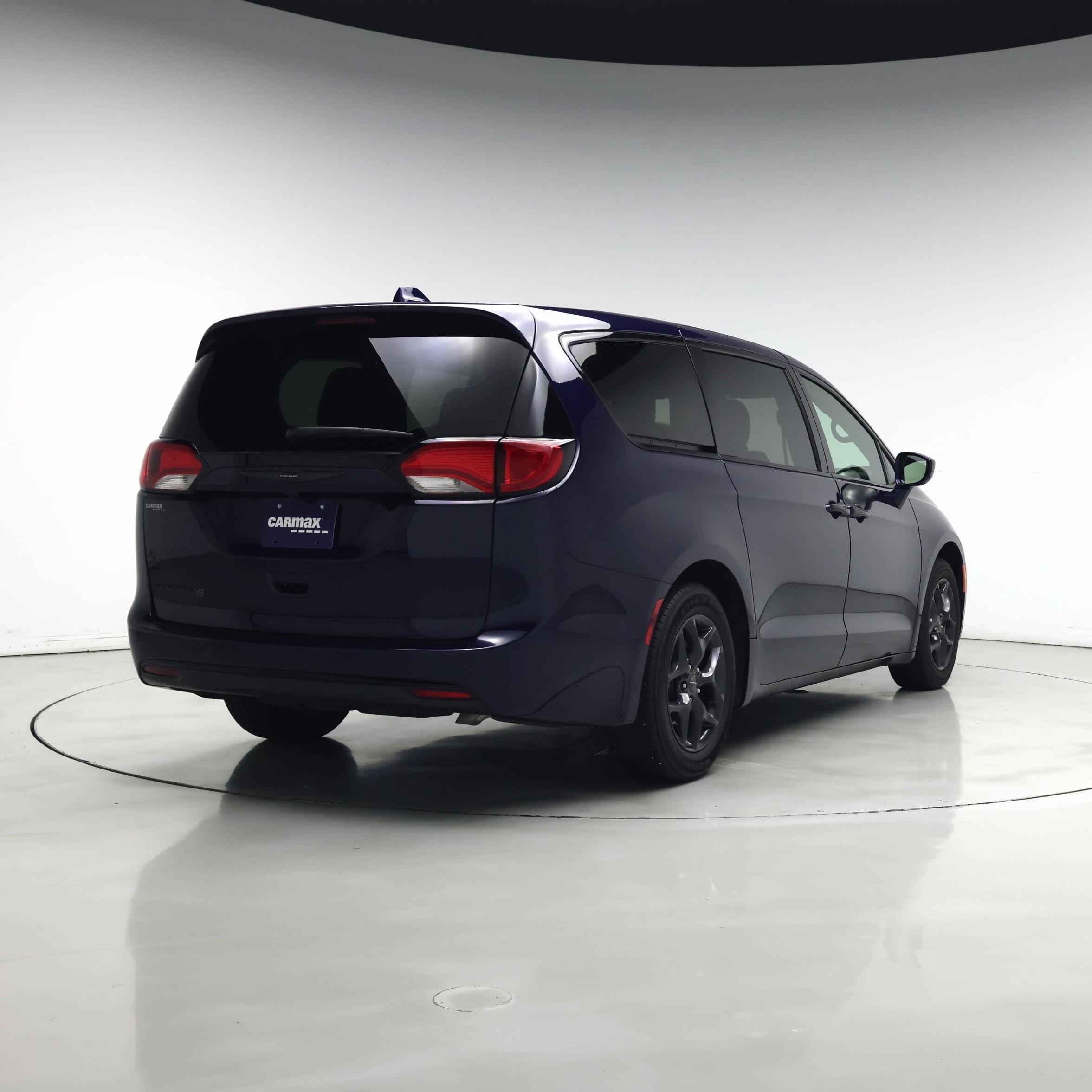 Thumbnail: 2019 Chrysler Pacifica - 8