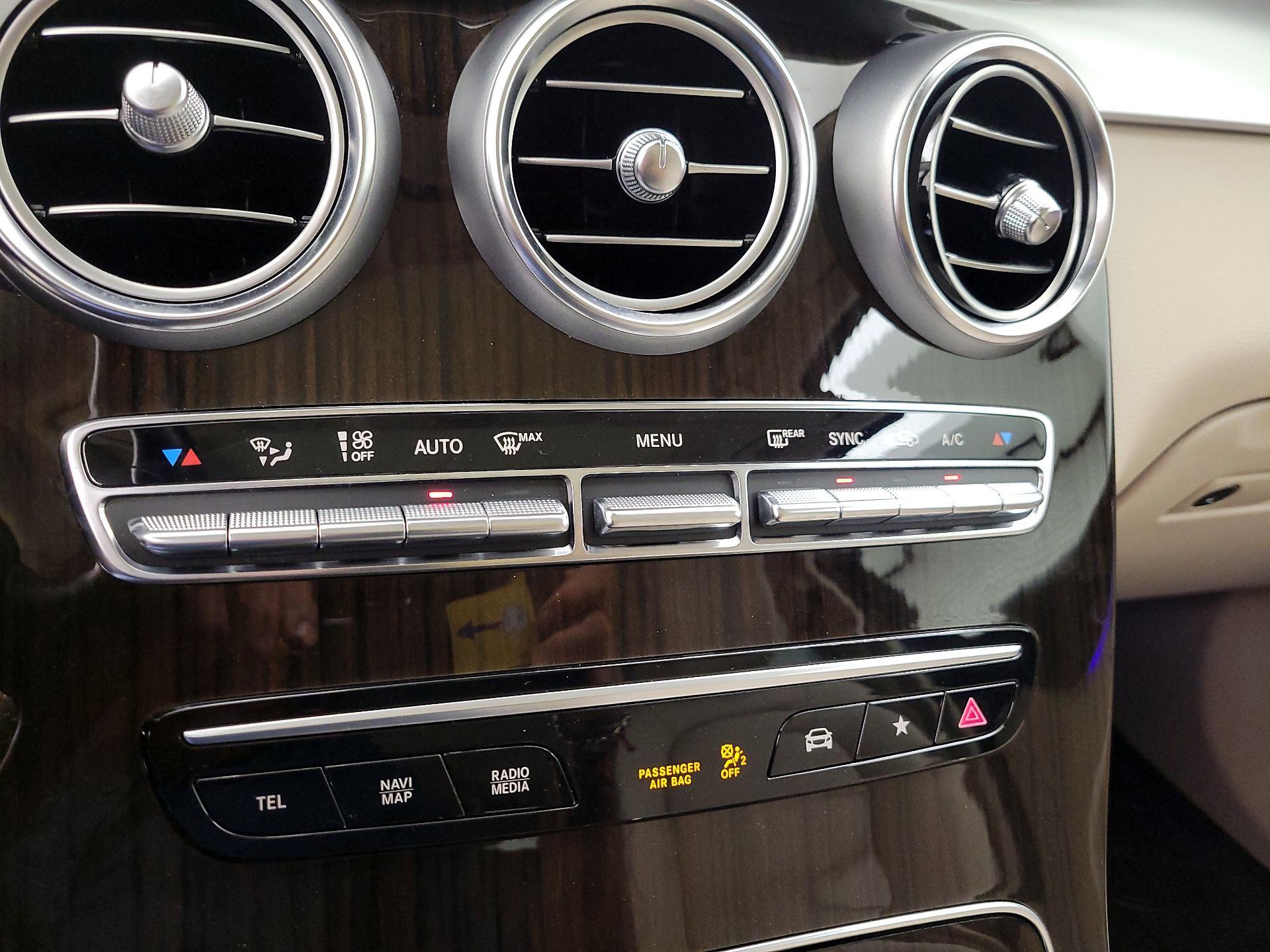 Thumbnail: 2022 Mercedes-Benz GLC - 16