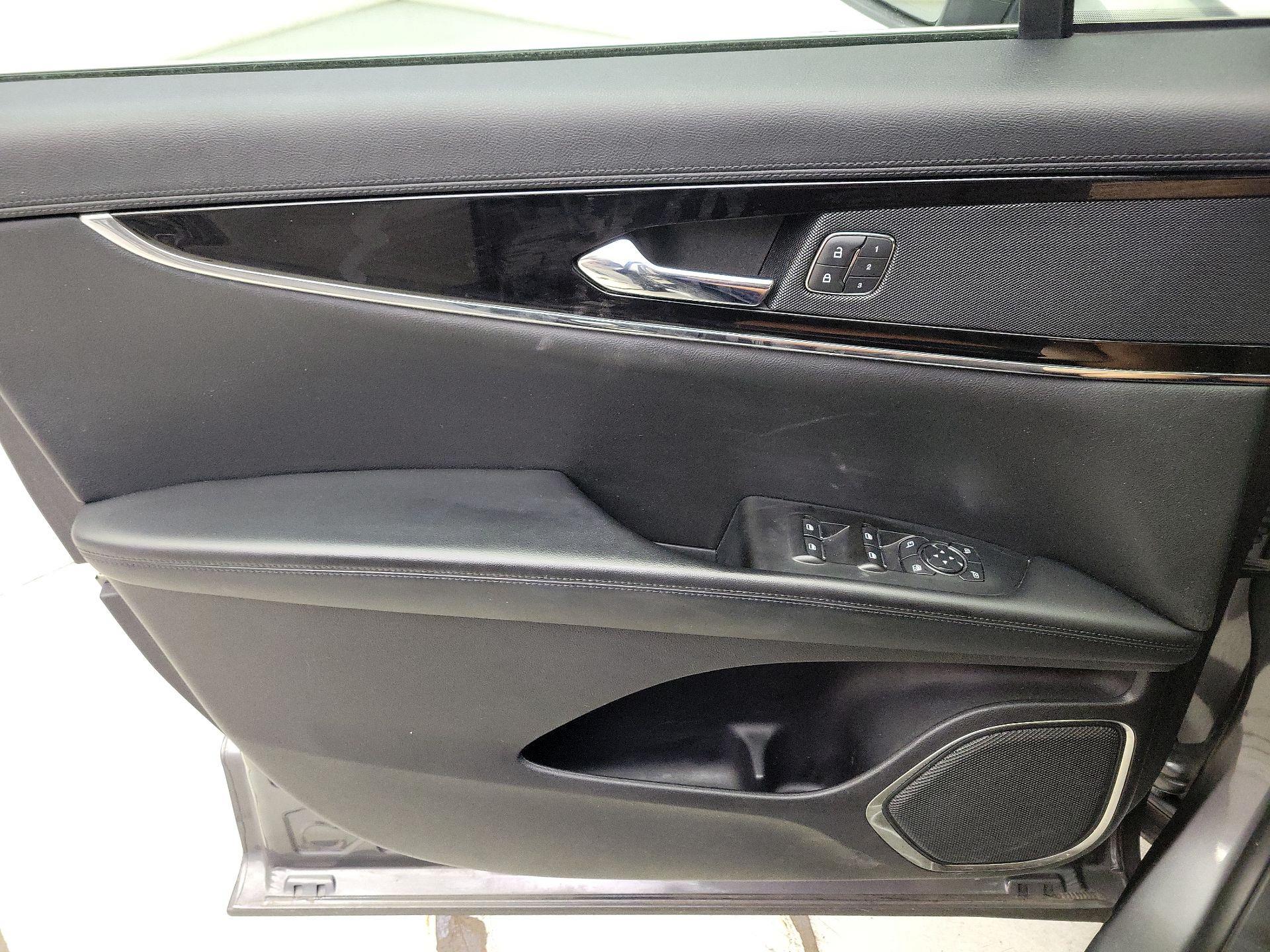 Thumbnail: 2021 Lincoln Nautilus - 12