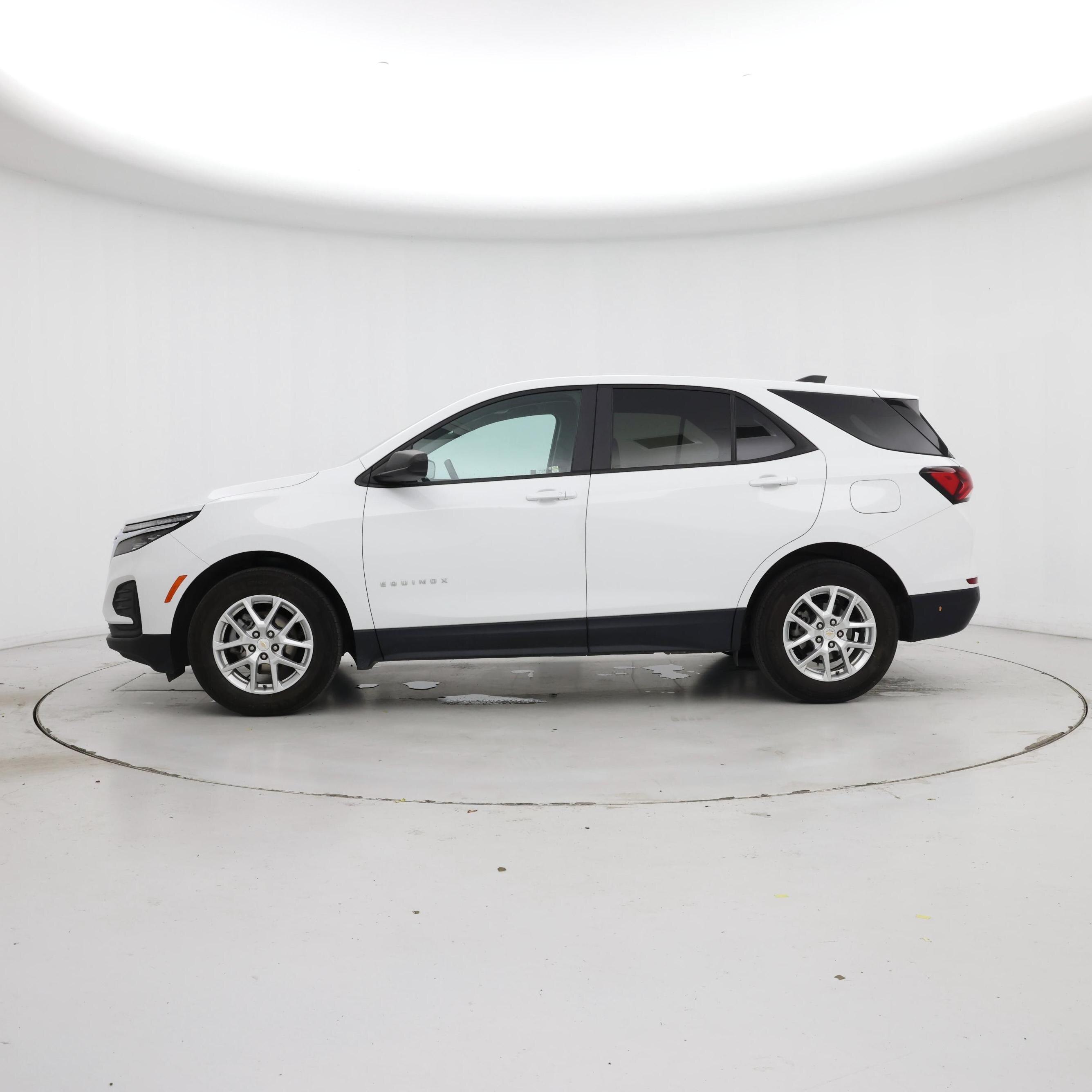 Thumbnail: 2022 Chevrolet Equinox - 3