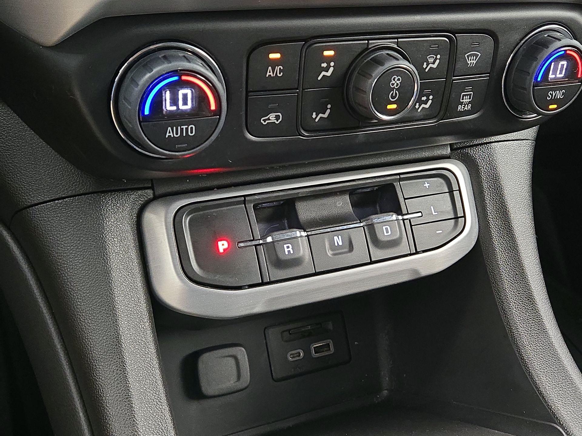 Thumbnail: 2023 GMC Acadia - 17