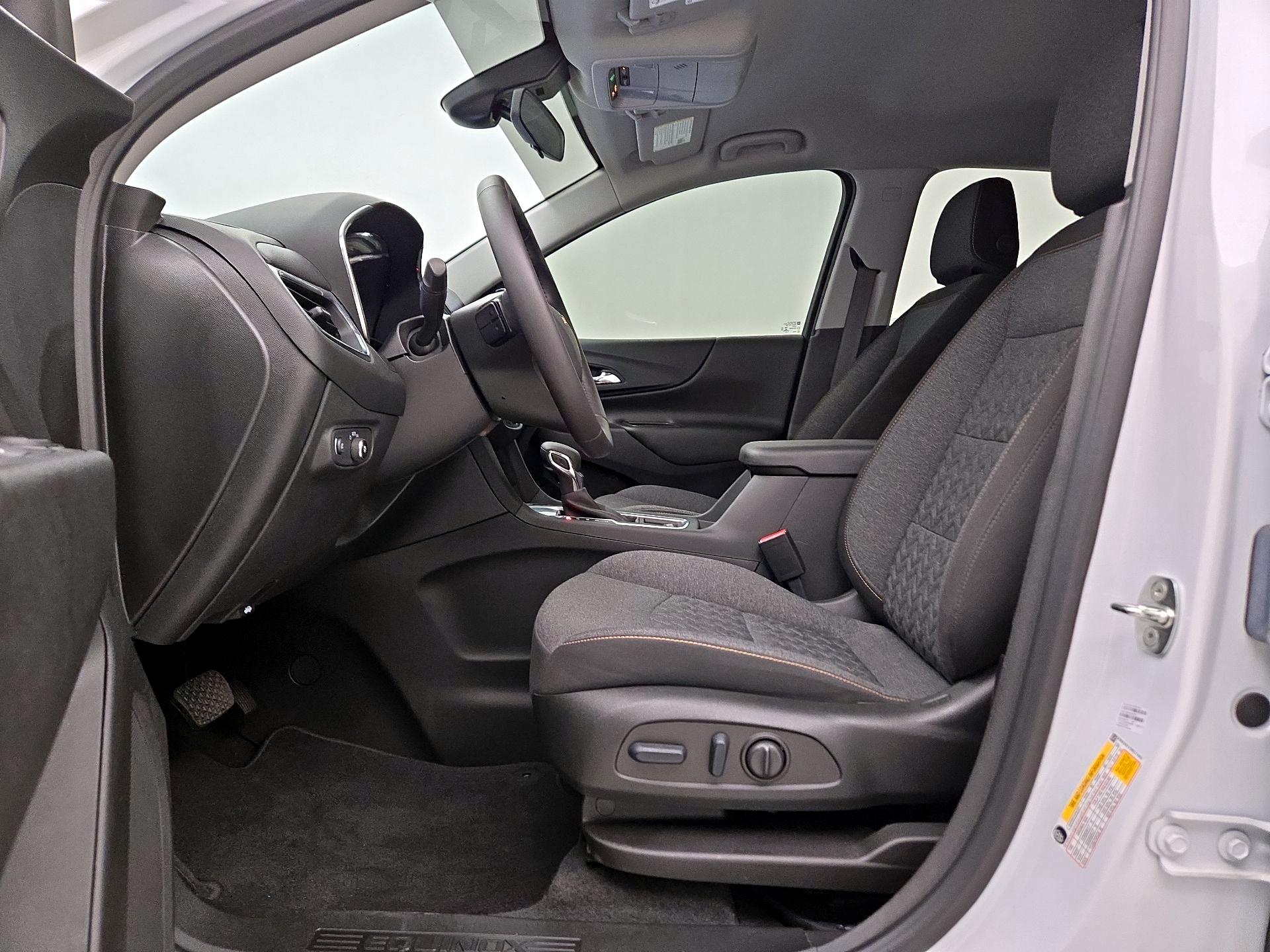 Thumbnail: 2022 Chevrolet Equinox - 11