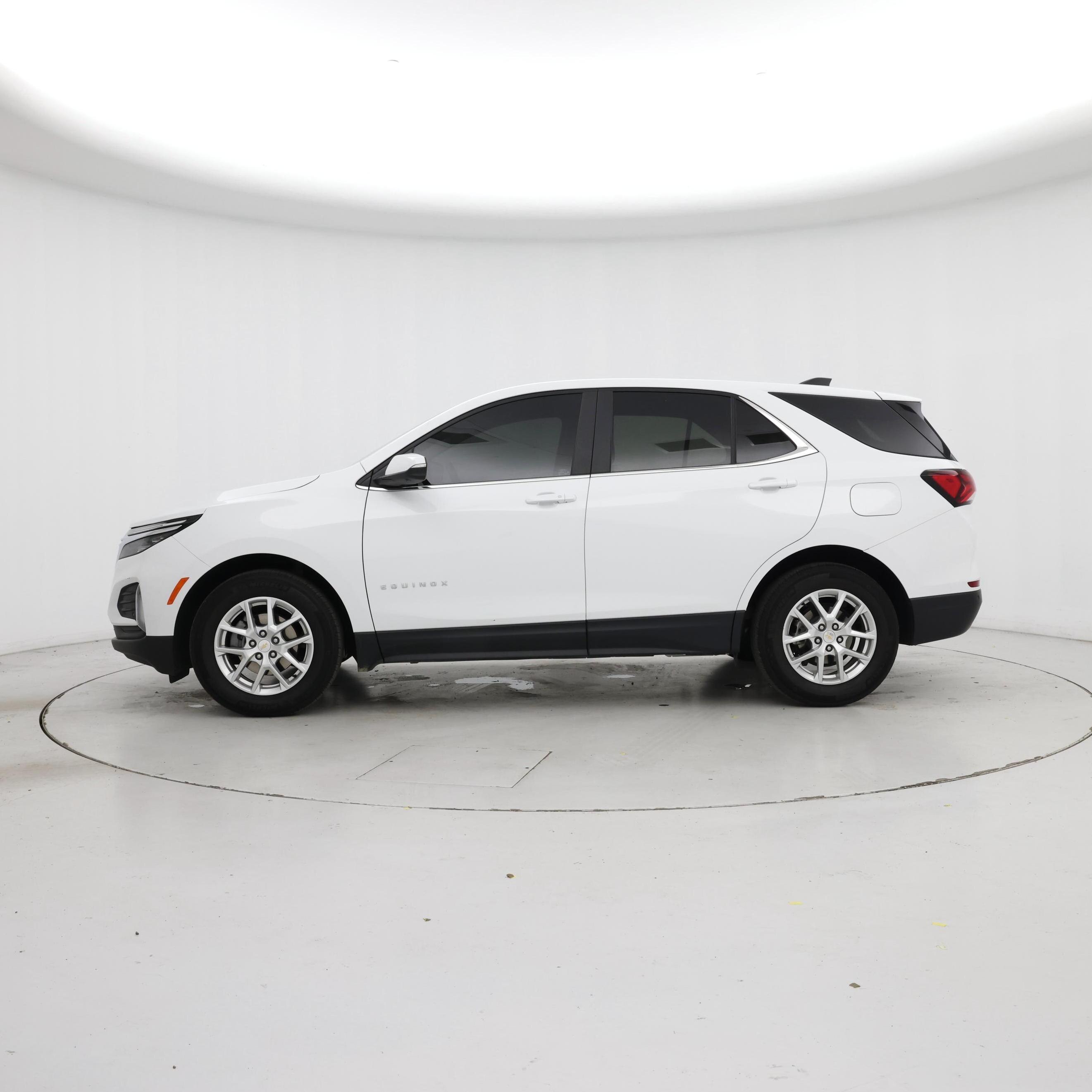 Thumbnail: 2022 Chevrolet Equinox - 3