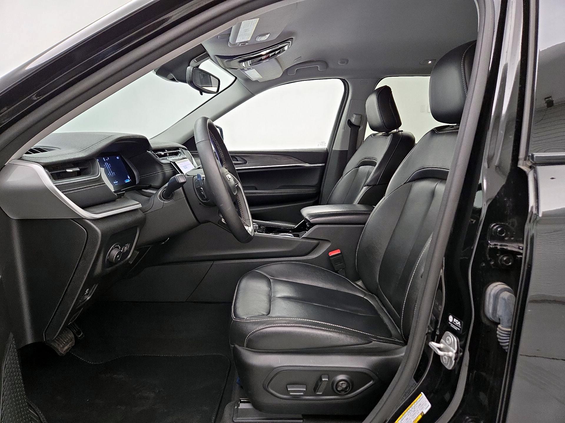 Thumbnail: 2023 Jeep Grand Cherokee - 11