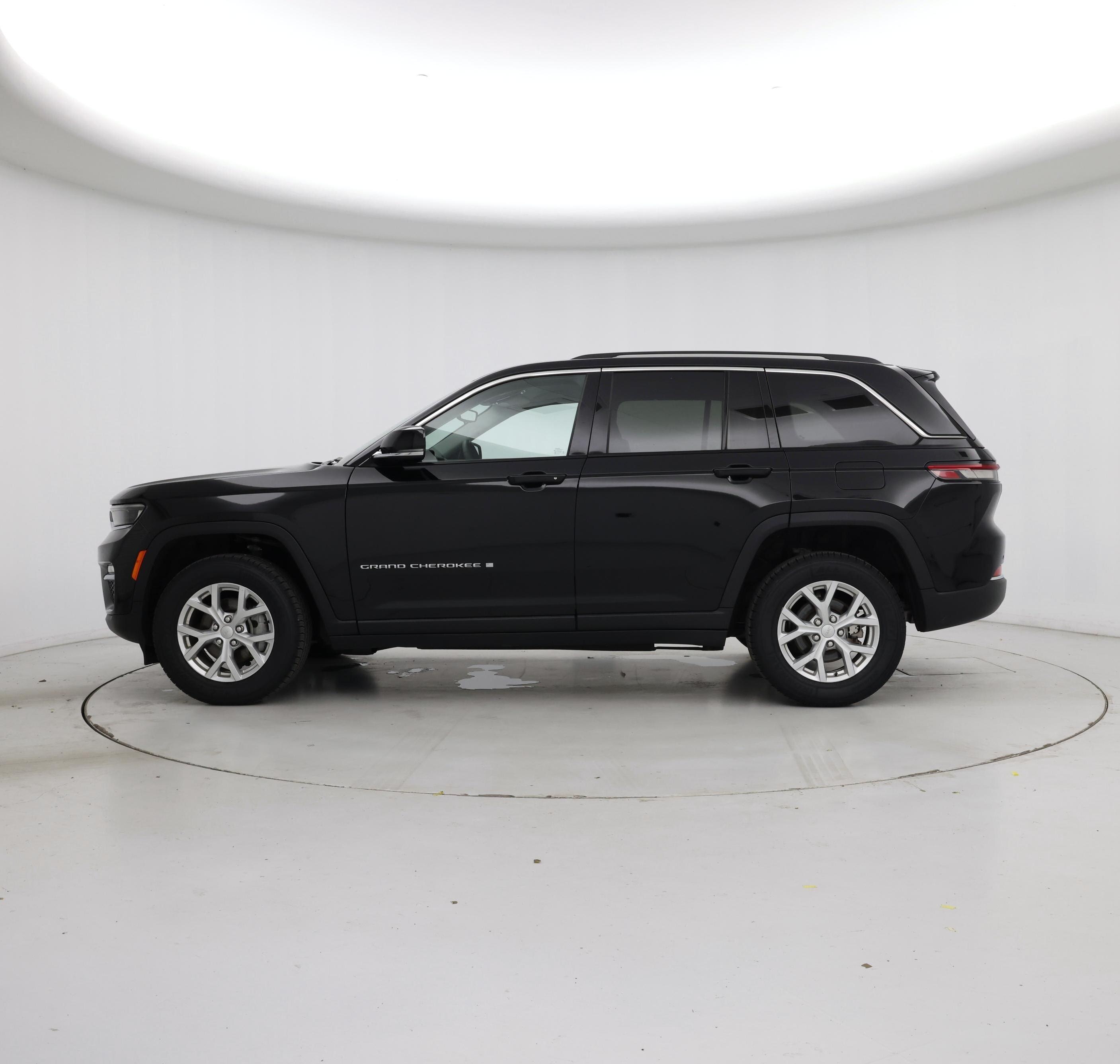 Thumbnail: 2023 Jeep Grand Cherokee - 3