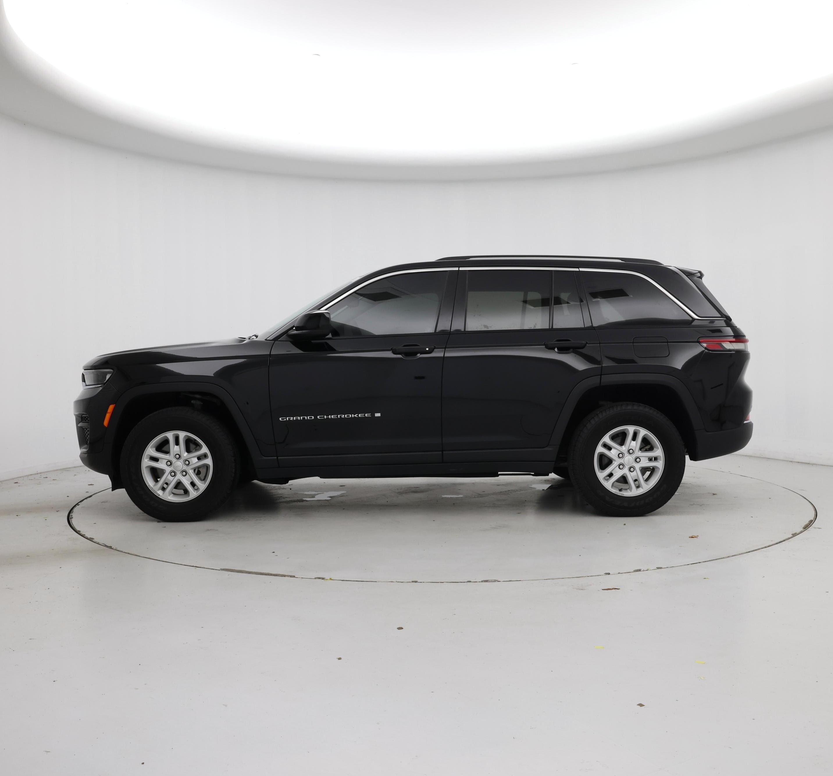 Thumbnail: 2023 Jeep Grand Cherokee - 3