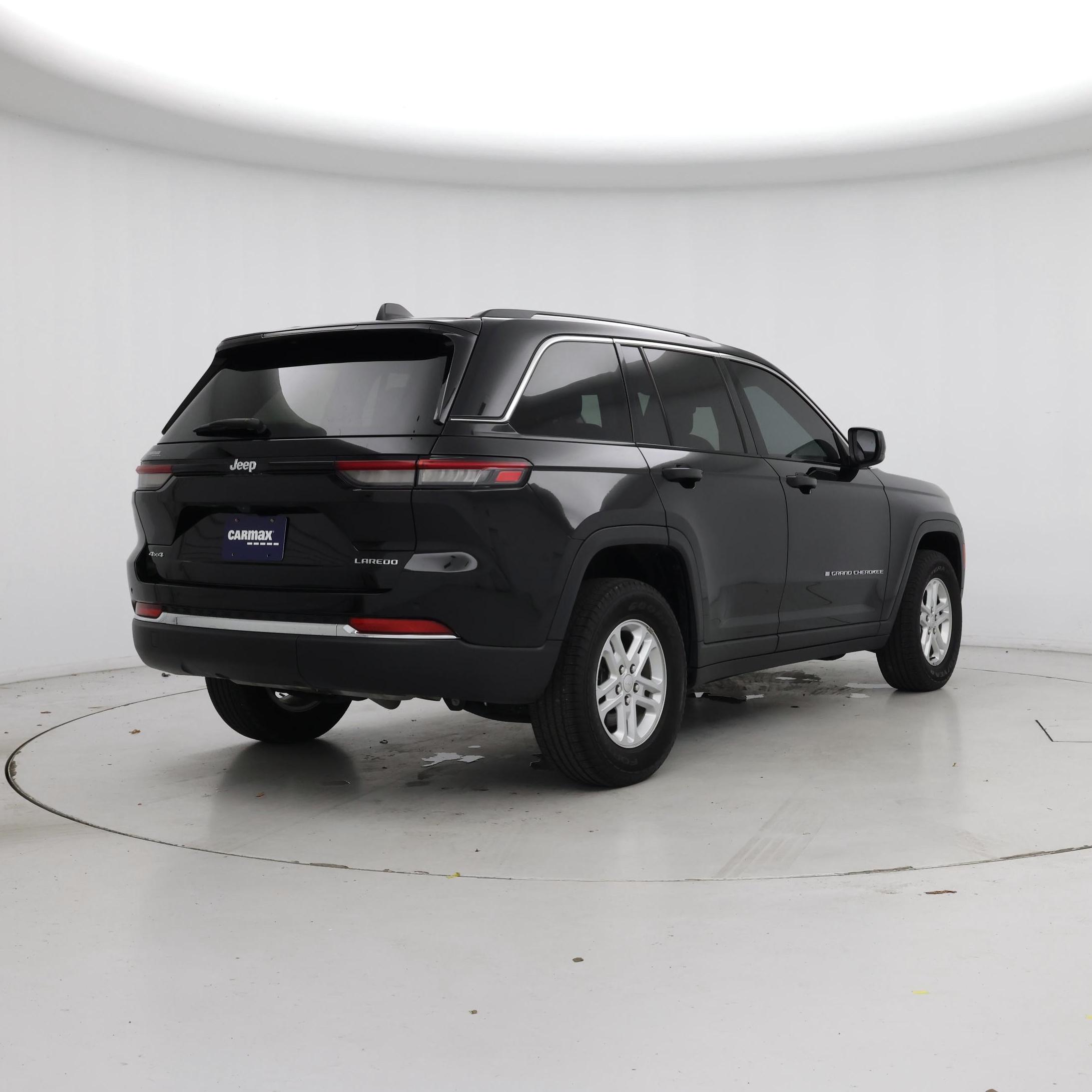 Thumbnail: 2023 Jeep Grand Cherokee - 8