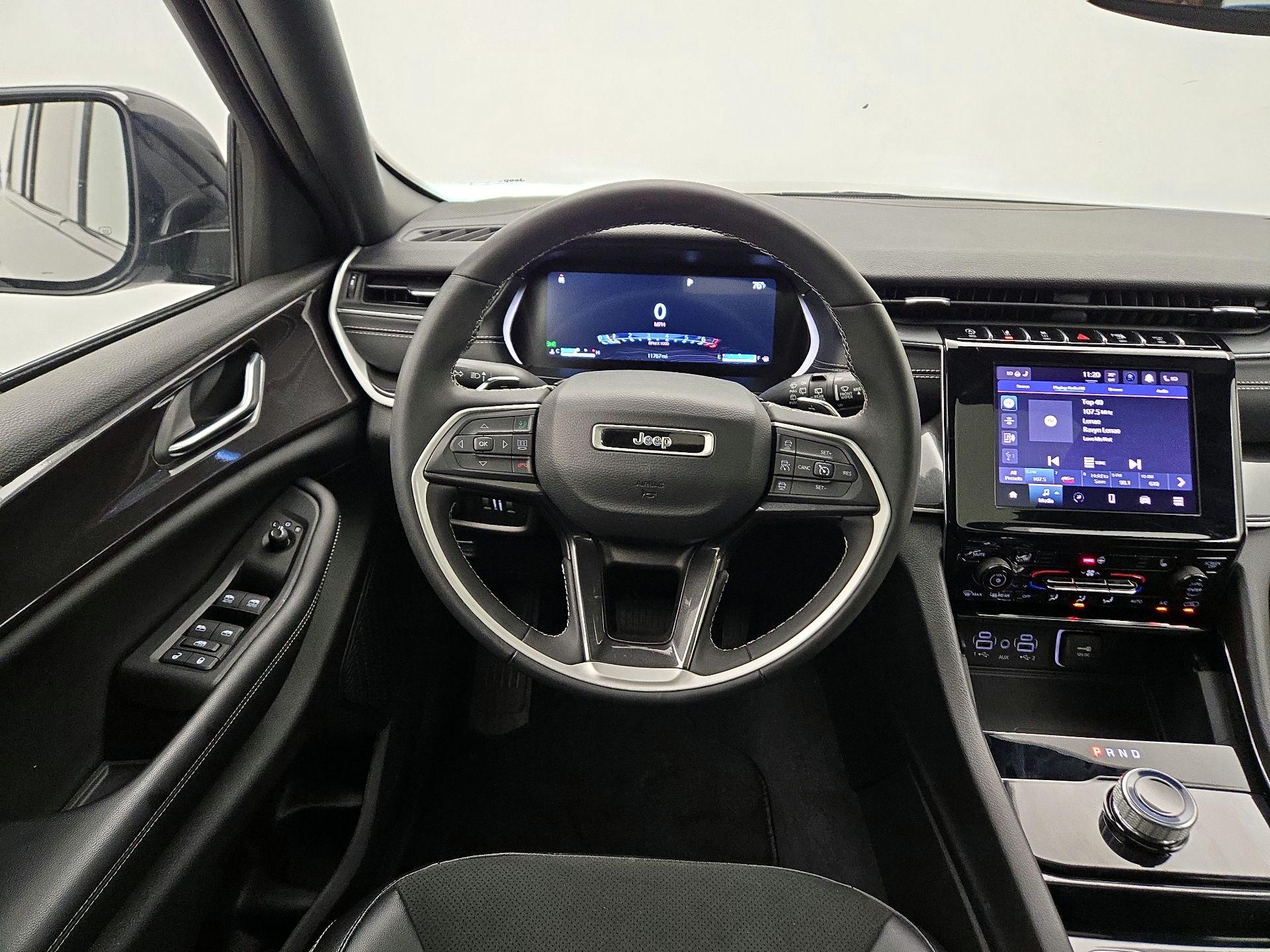 Thumbnail: 2023 Jeep Grand Cherokee - 10