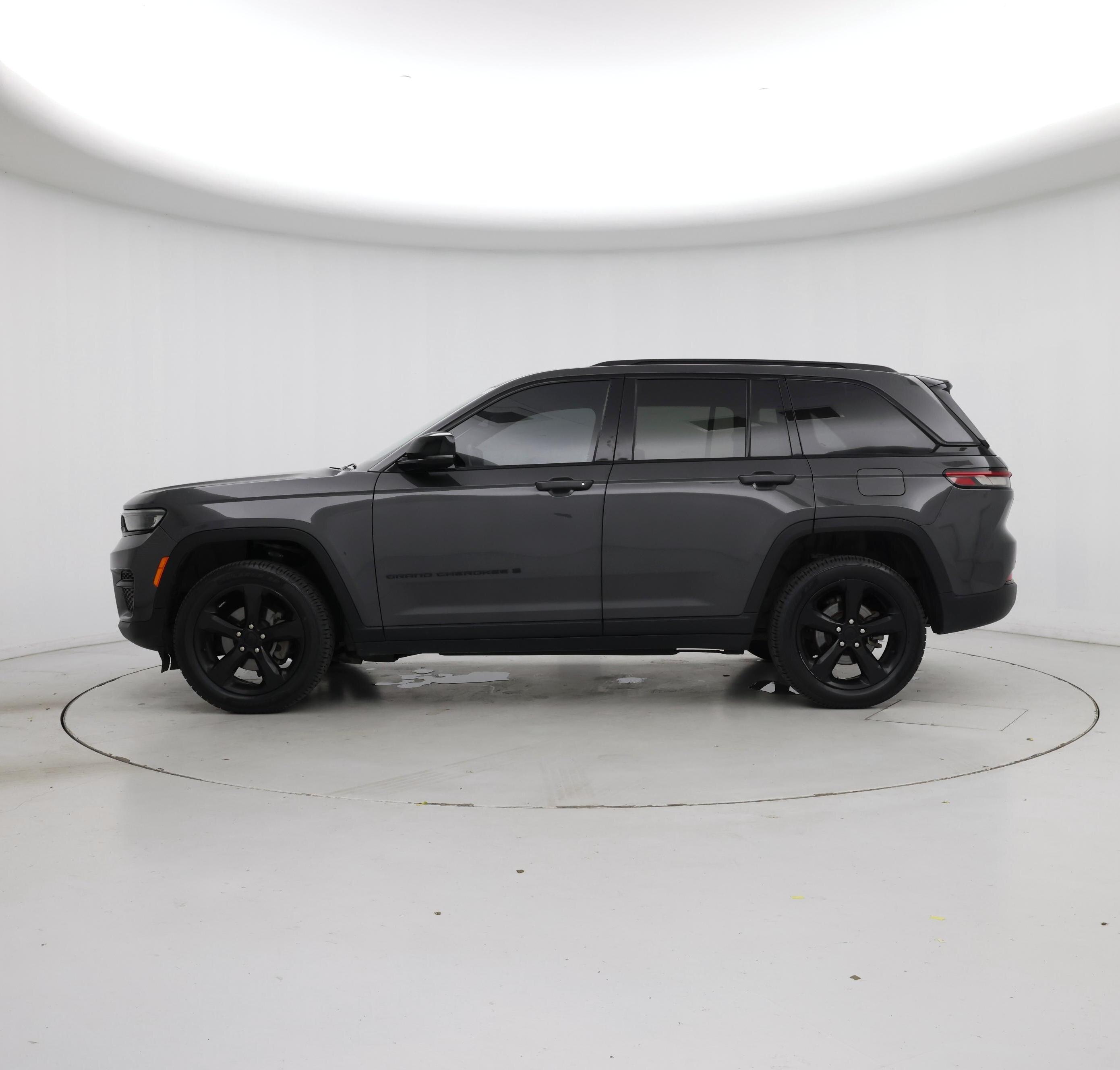 Thumbnail: 2023 Jeep Grand Cherokee - 3