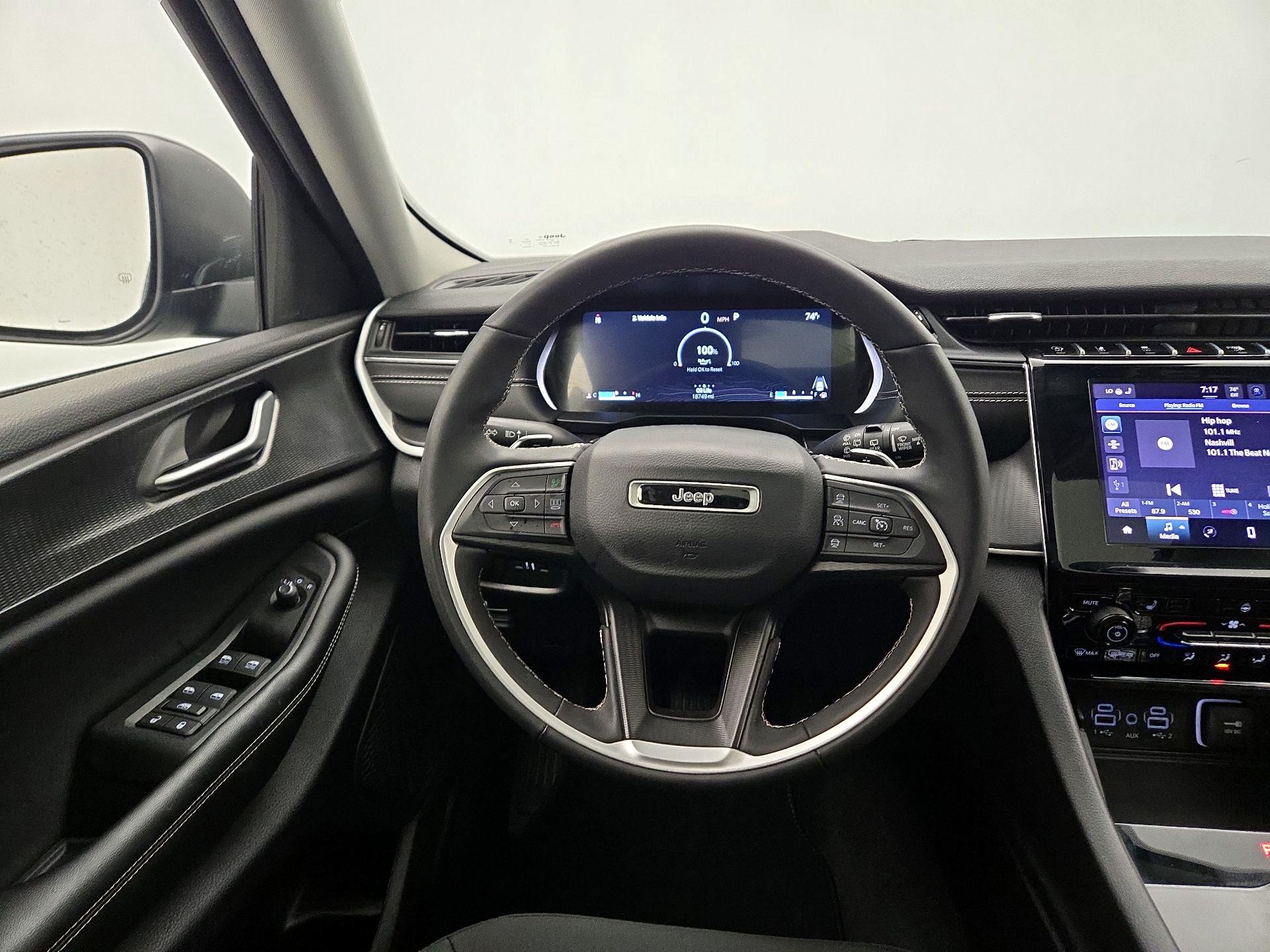 Thumbnail: 2023 Jeep Grand Cherokee - 10
