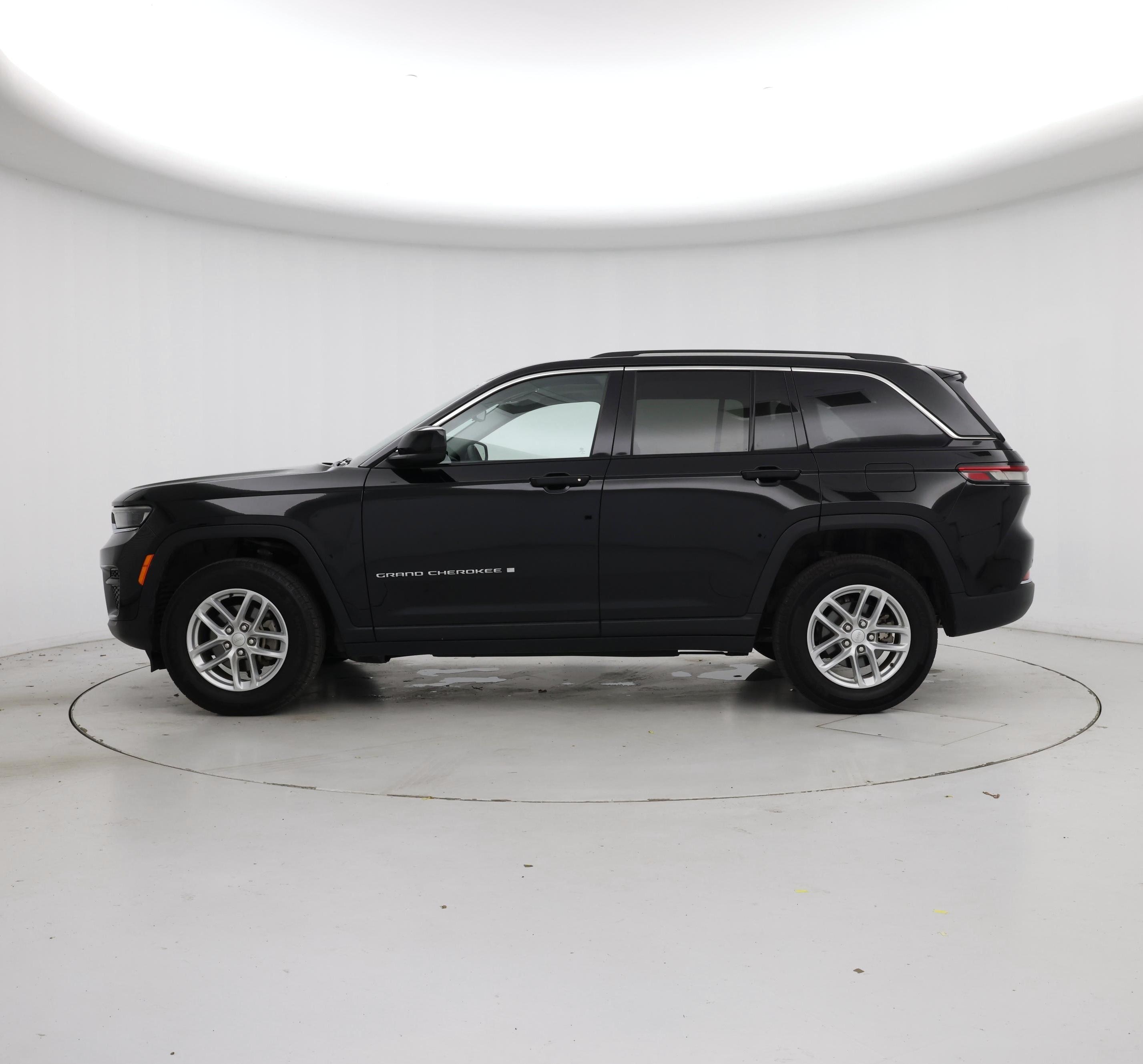 Thumbnail: 2023 Jeep Grand Cherokee - 3