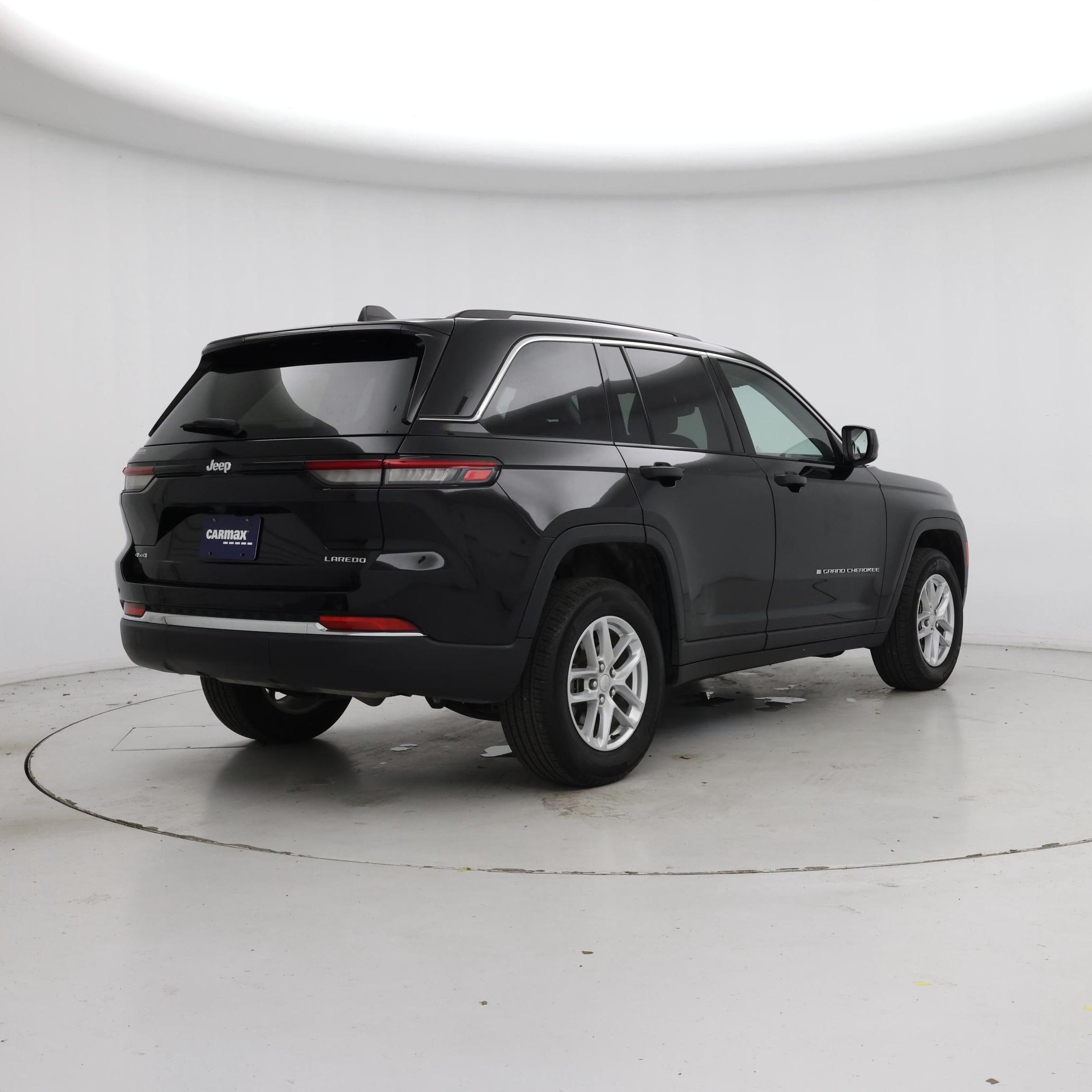 Thumbnail: 2023 Jeep Grand Cherokee - 8