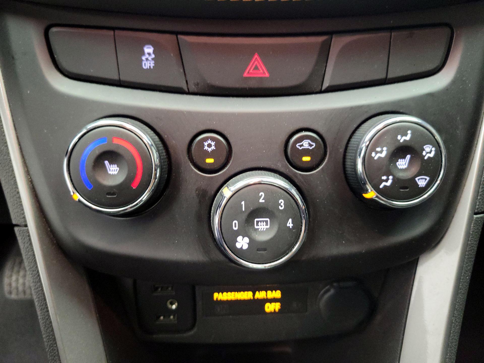Thumbnail: 2021 Chevrolet Trax - 15
