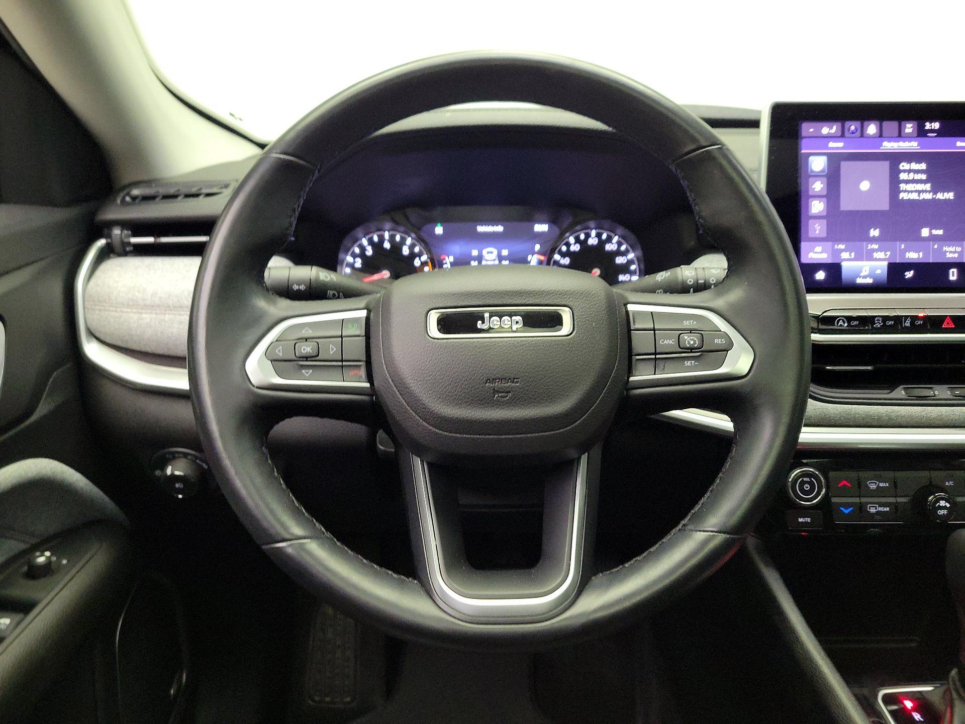 Thumbnail: 2022 Jeep Compass - 10