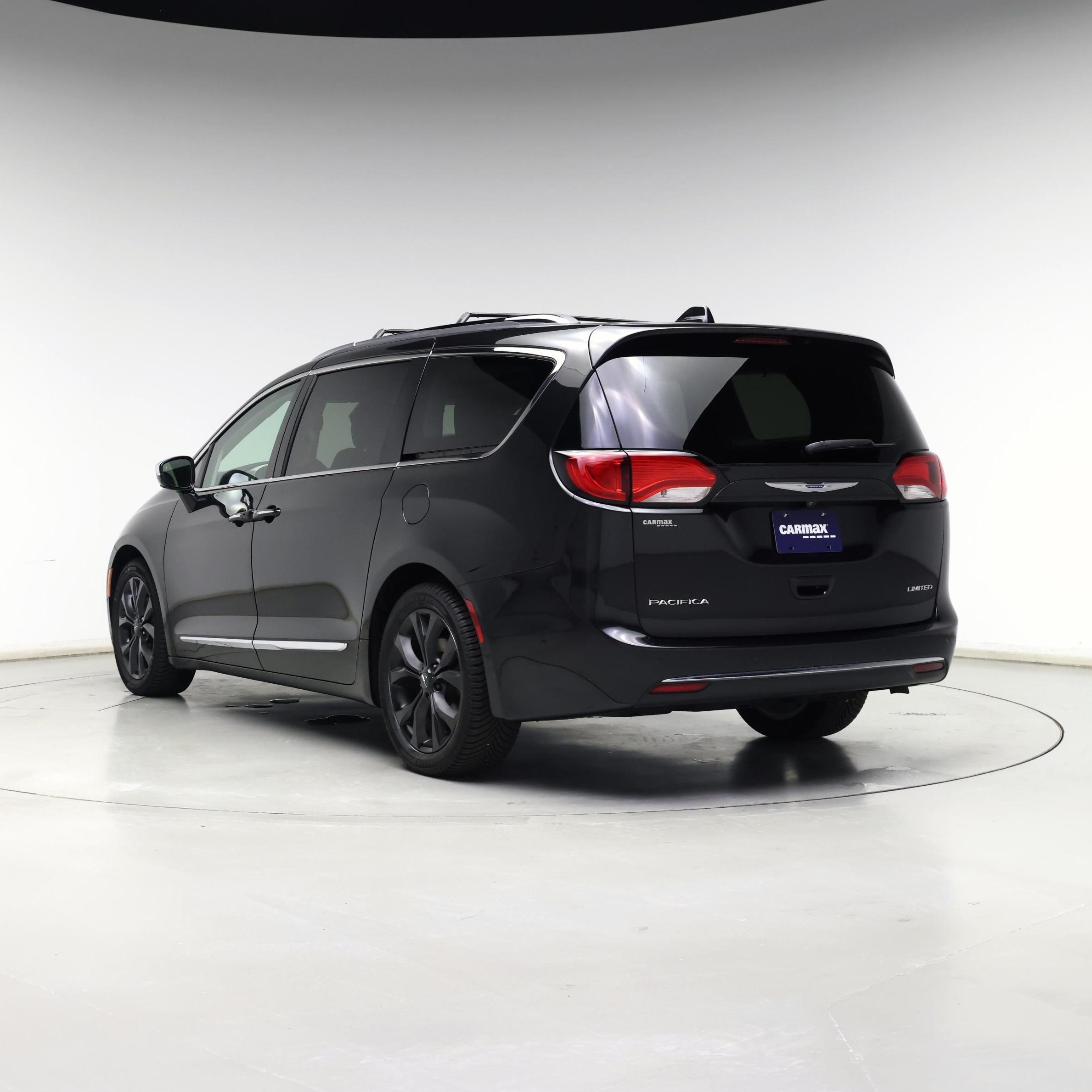 Thumbnail: 2018 Chrysler Pacifica - 2