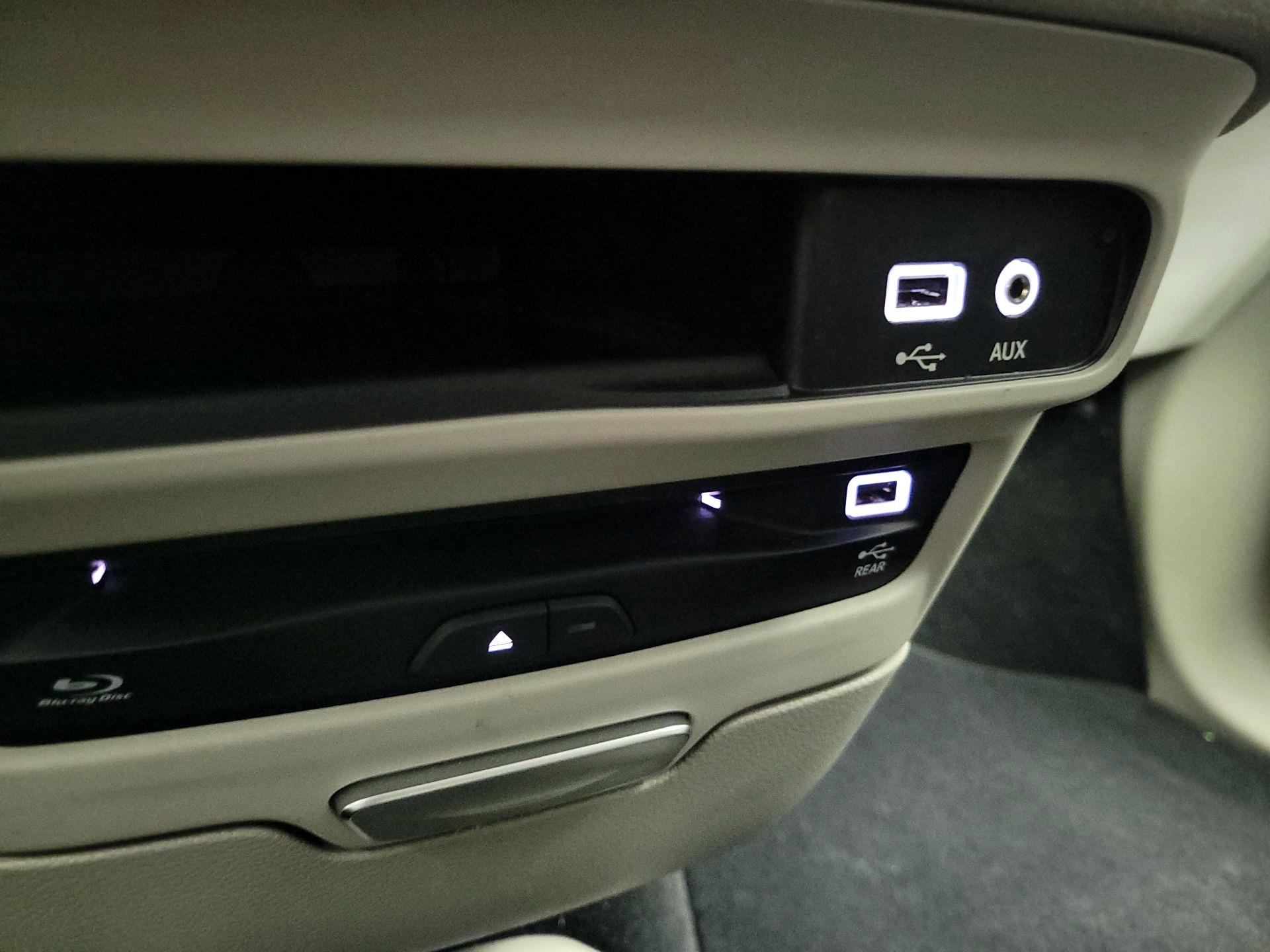 Thumbnail: 2018 Chrysler Pacifica - 19