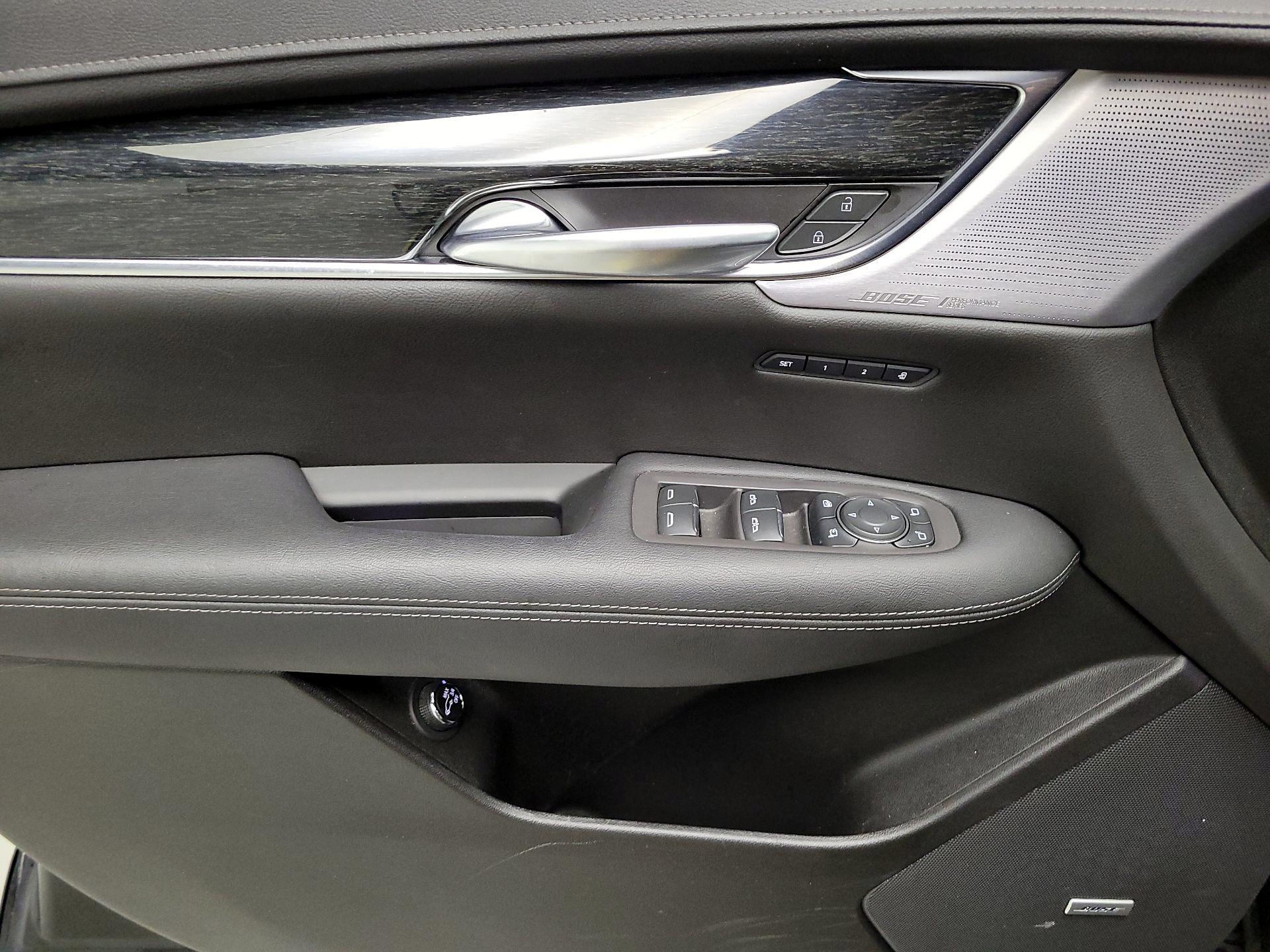 Thumbnail: 2020 Cadillac XT5 - 12