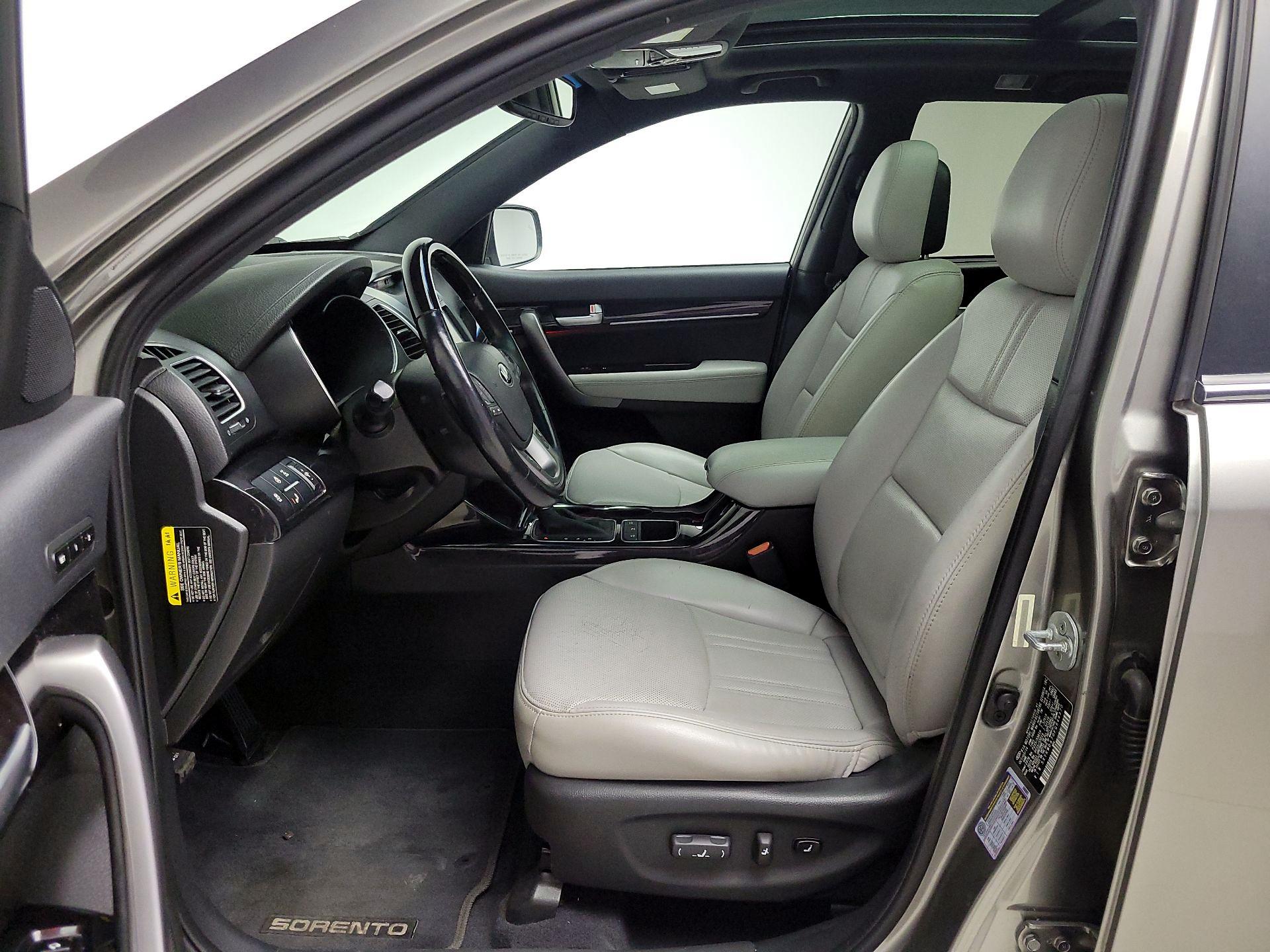 Thumbnail: 2015 Kia Sorento - 11