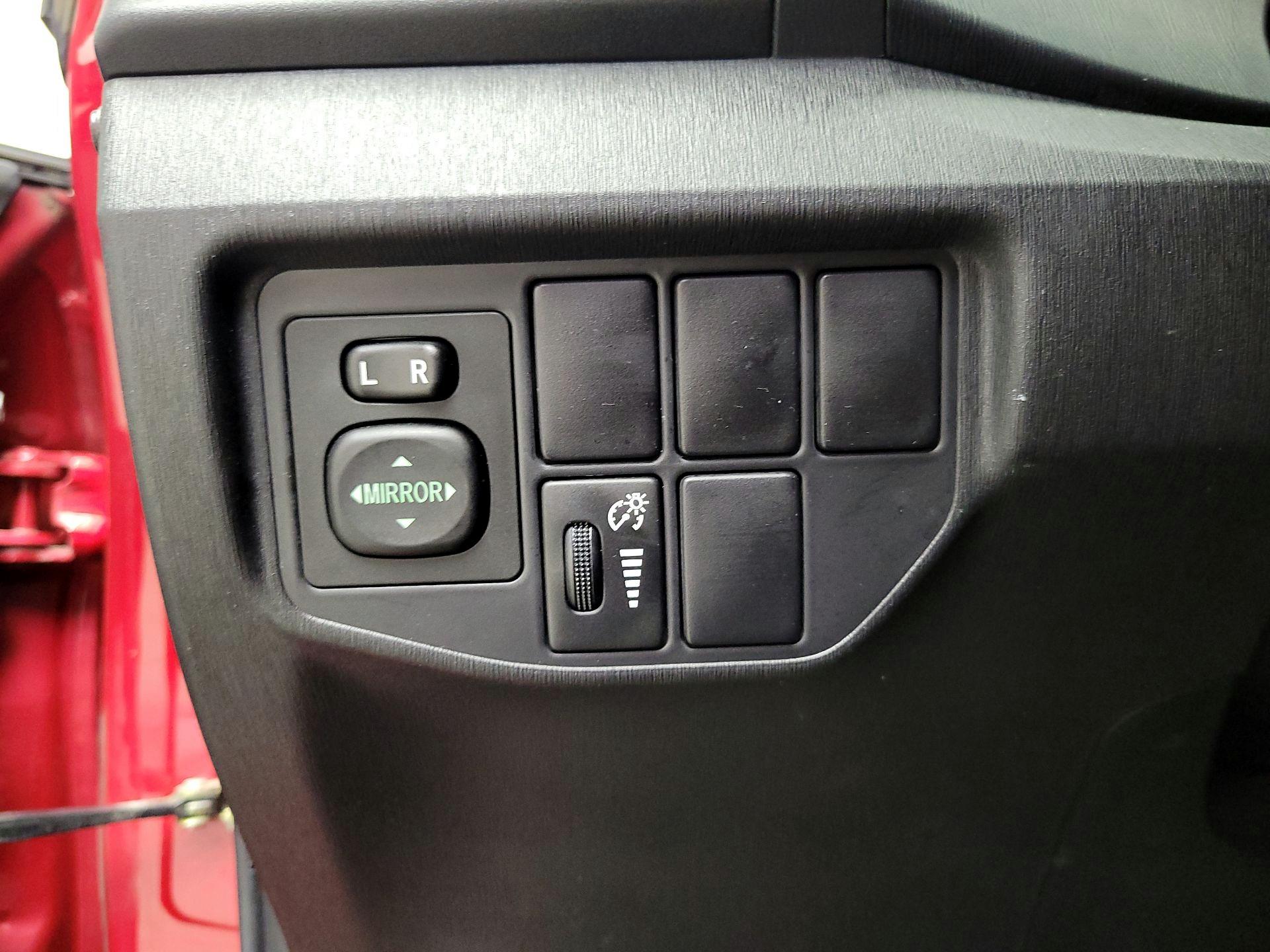 Thumbnail: 2014 Toyota Prius - 13
