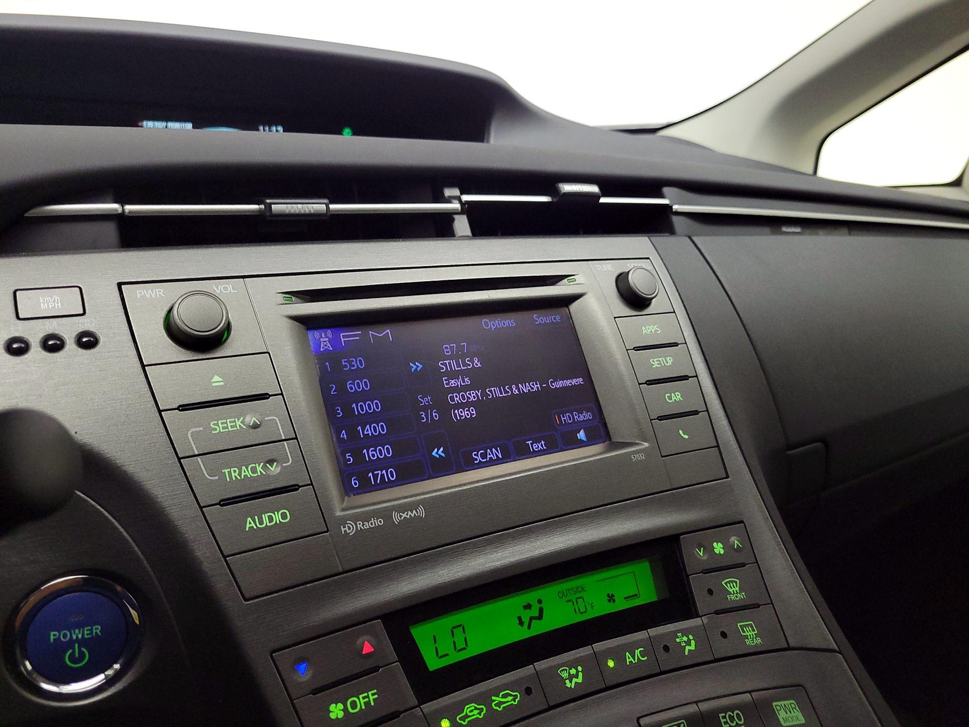 Thumbnail: 2014 Toyota Prius - 16