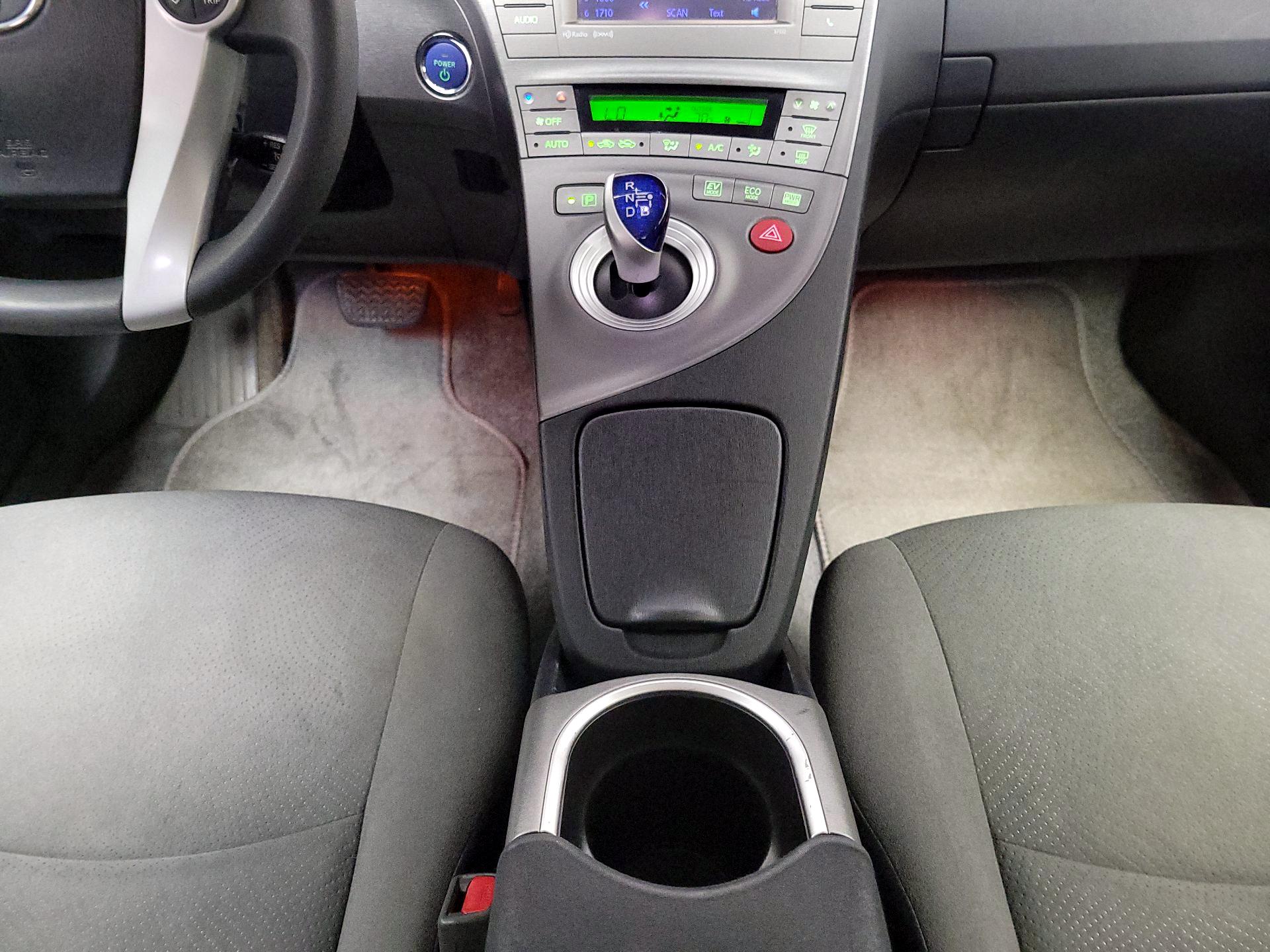 Thumbnail: 2014 Toyota Prius - 18
