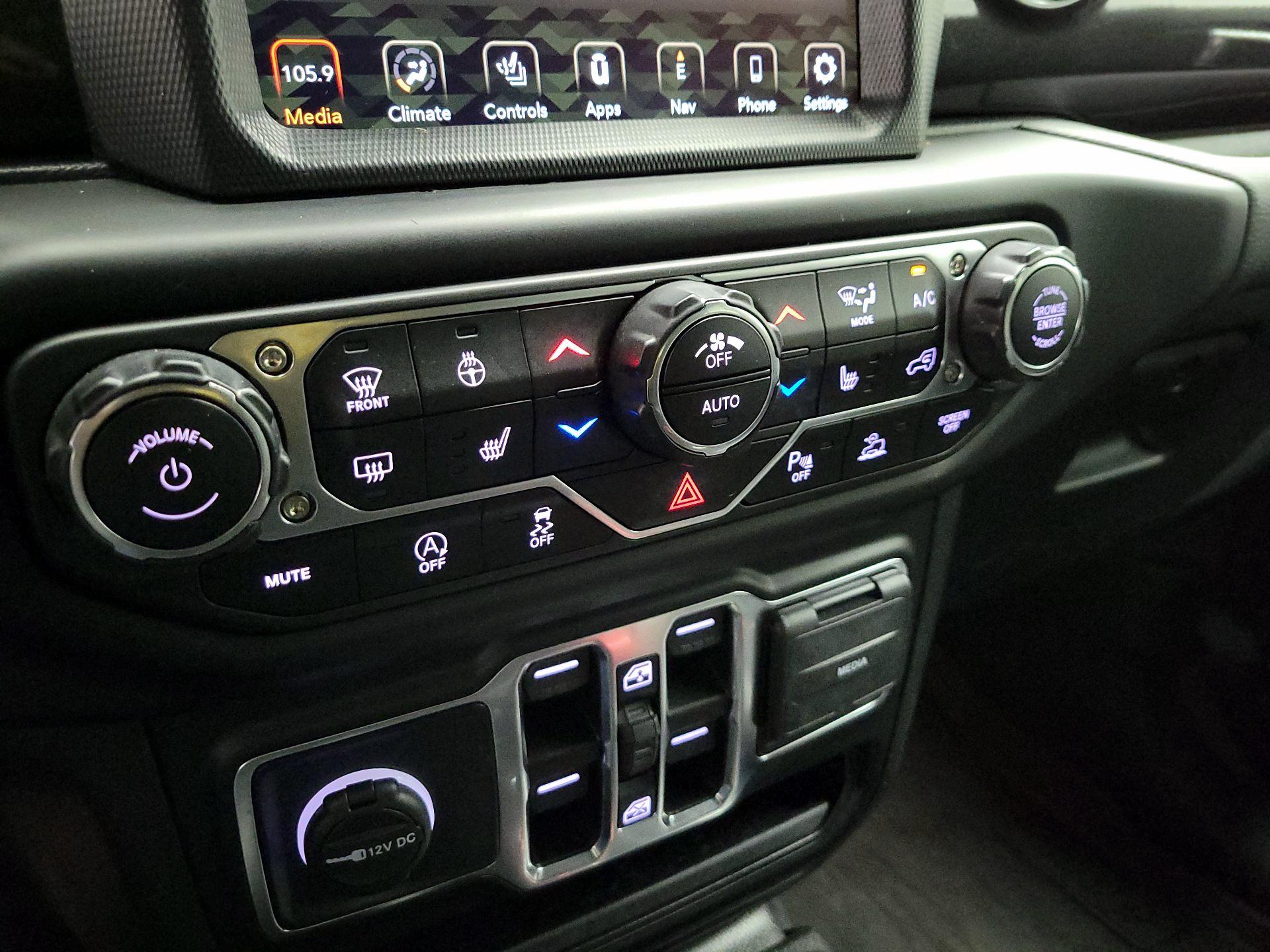 Thumbnail: 2022 Jeep Wrangler - 16