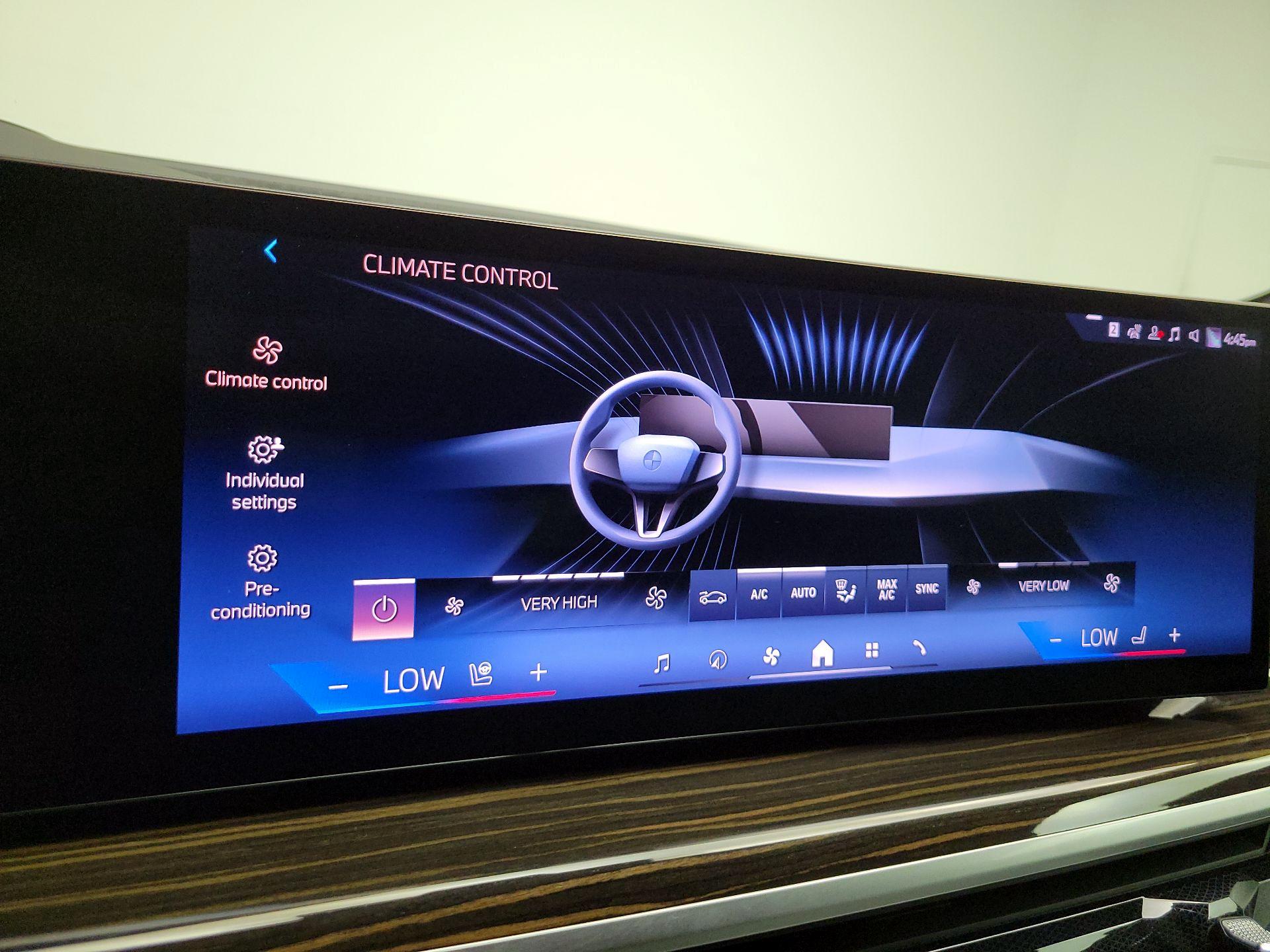 Thumbnail: 2024 BMW X5 - 17