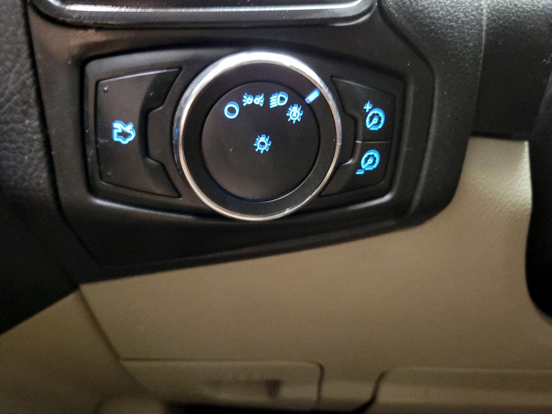 Thumbnail: 2013 Ford Focus - 13