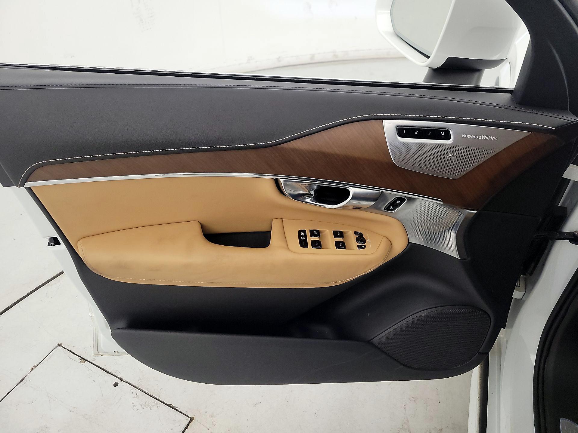 Thumbnail: 2017 Volvo XC90 - 12