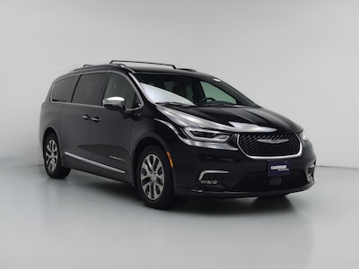 Black 2023 Chrysler Pacifica Hybrid Pinnacle