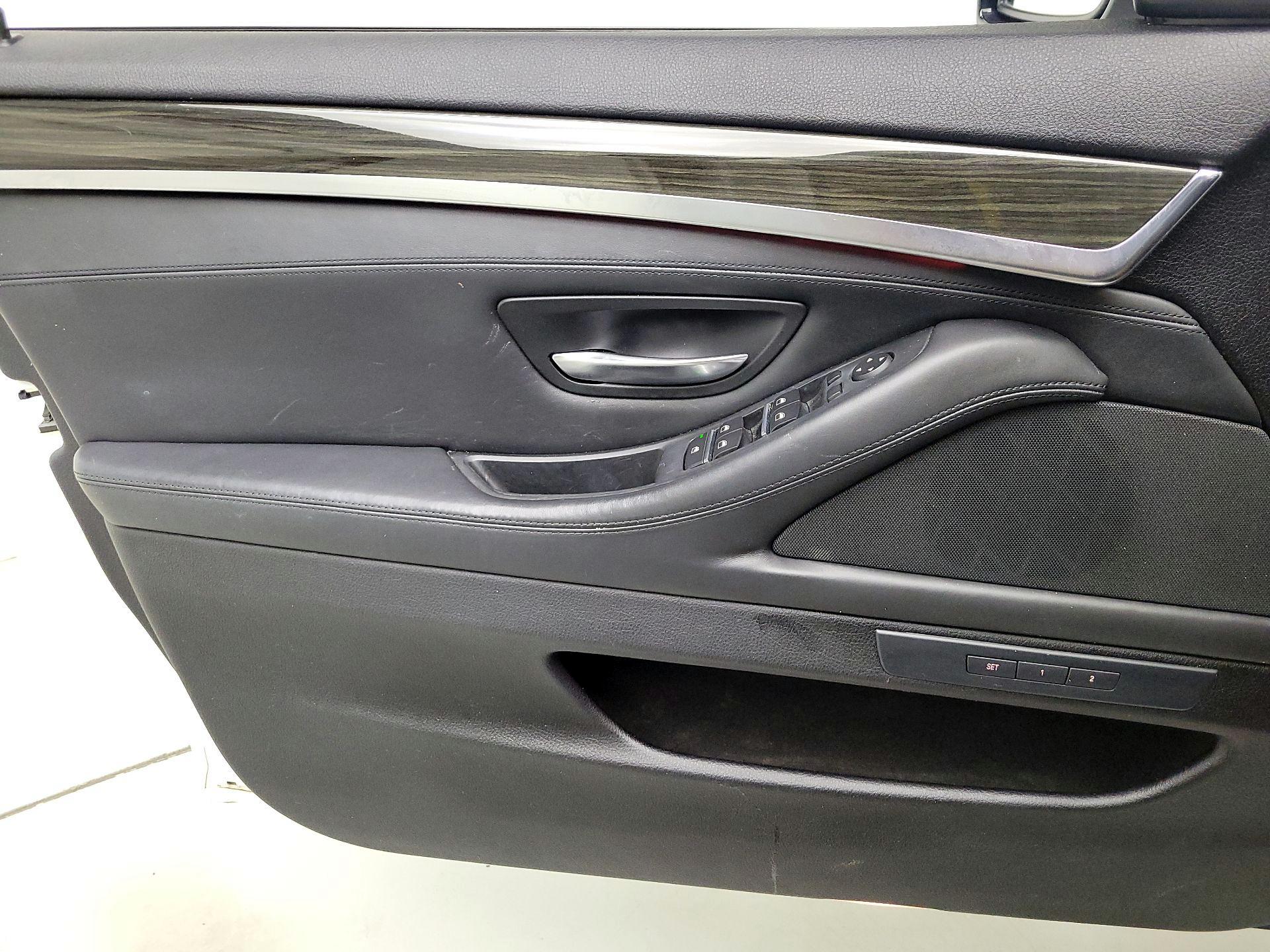 Thumbnail: 2016 BMW 5 Series - 12