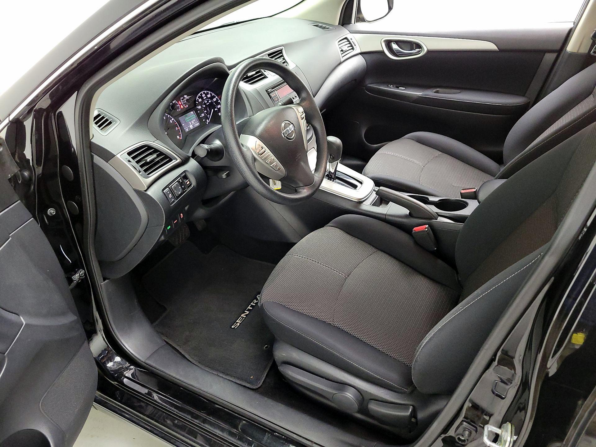 Thumbnail: 2015 Nissan Sentra - 9