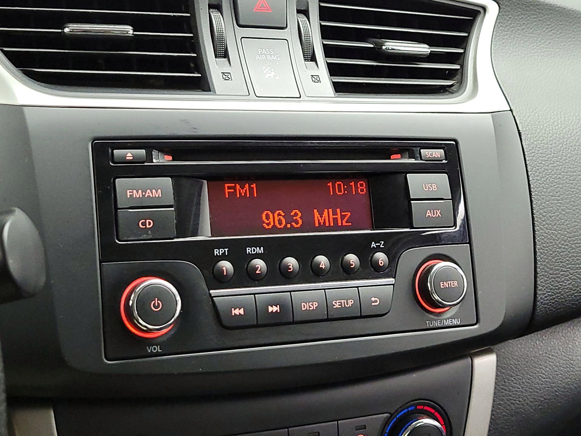 Thumbnail: 2015 Nissan Sentra - 12