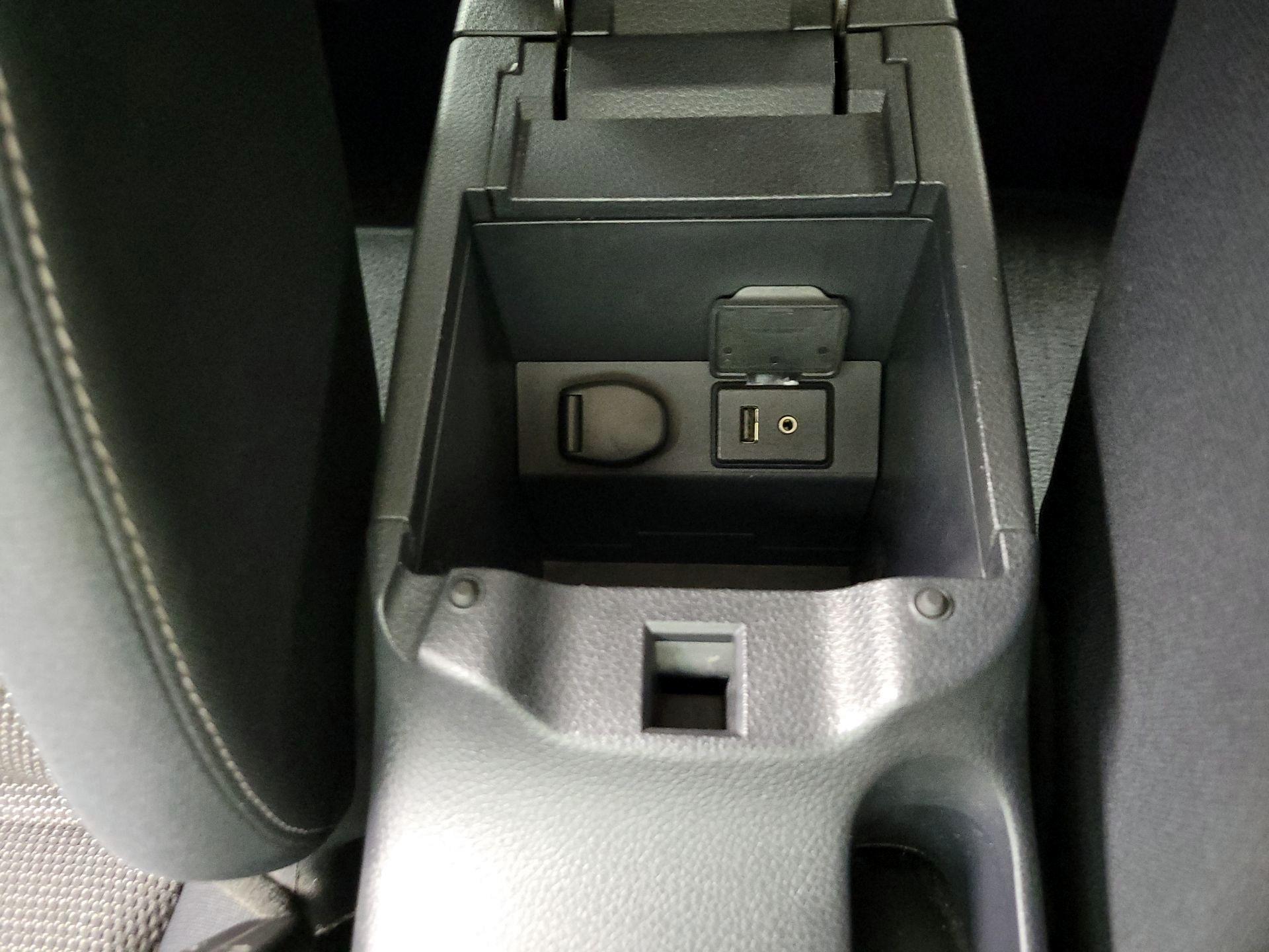 Thumbnail: 2015 Nissan Sentra - 15