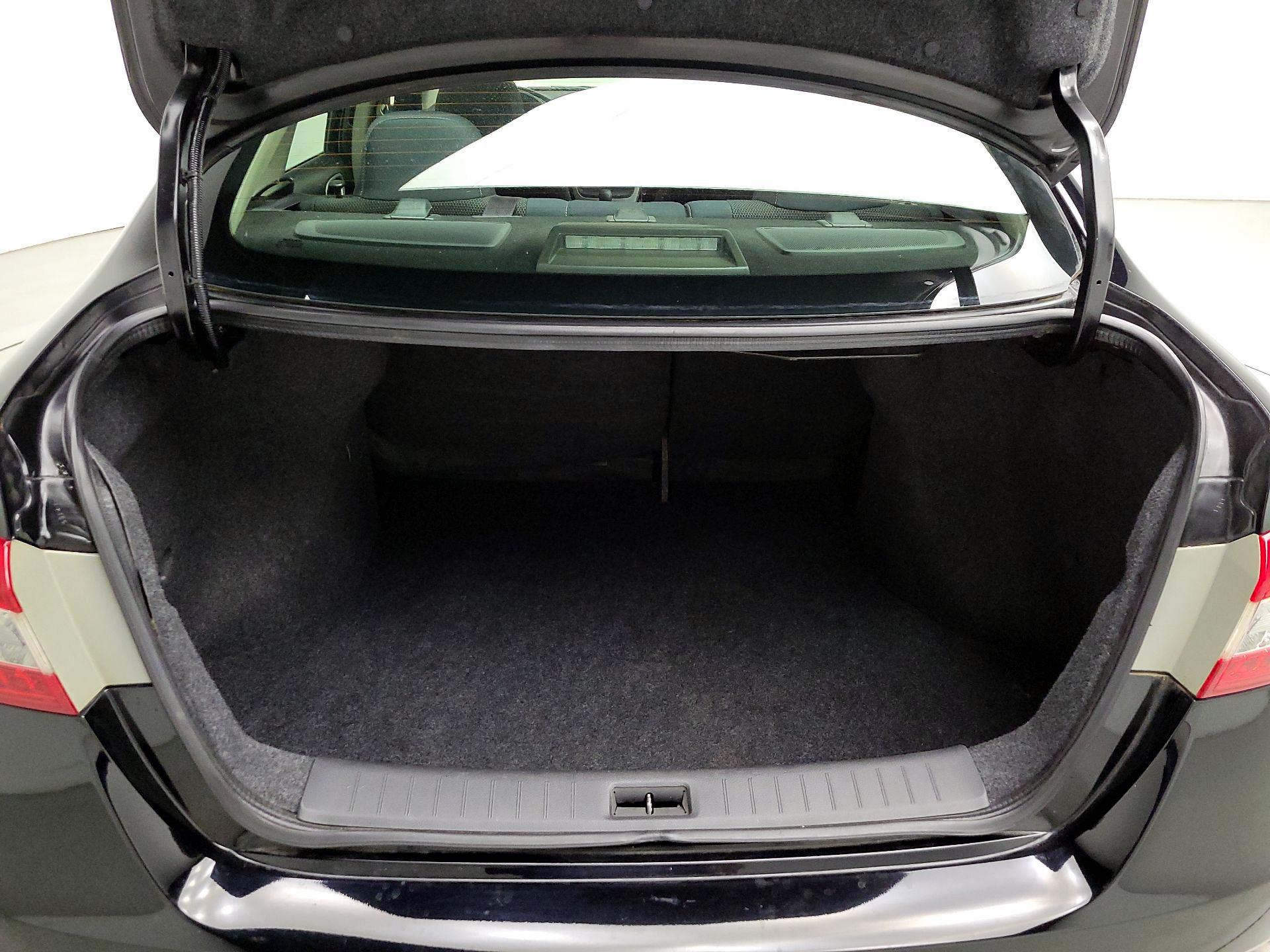 Thumbnail: 2015 Nissan Sentra - 17