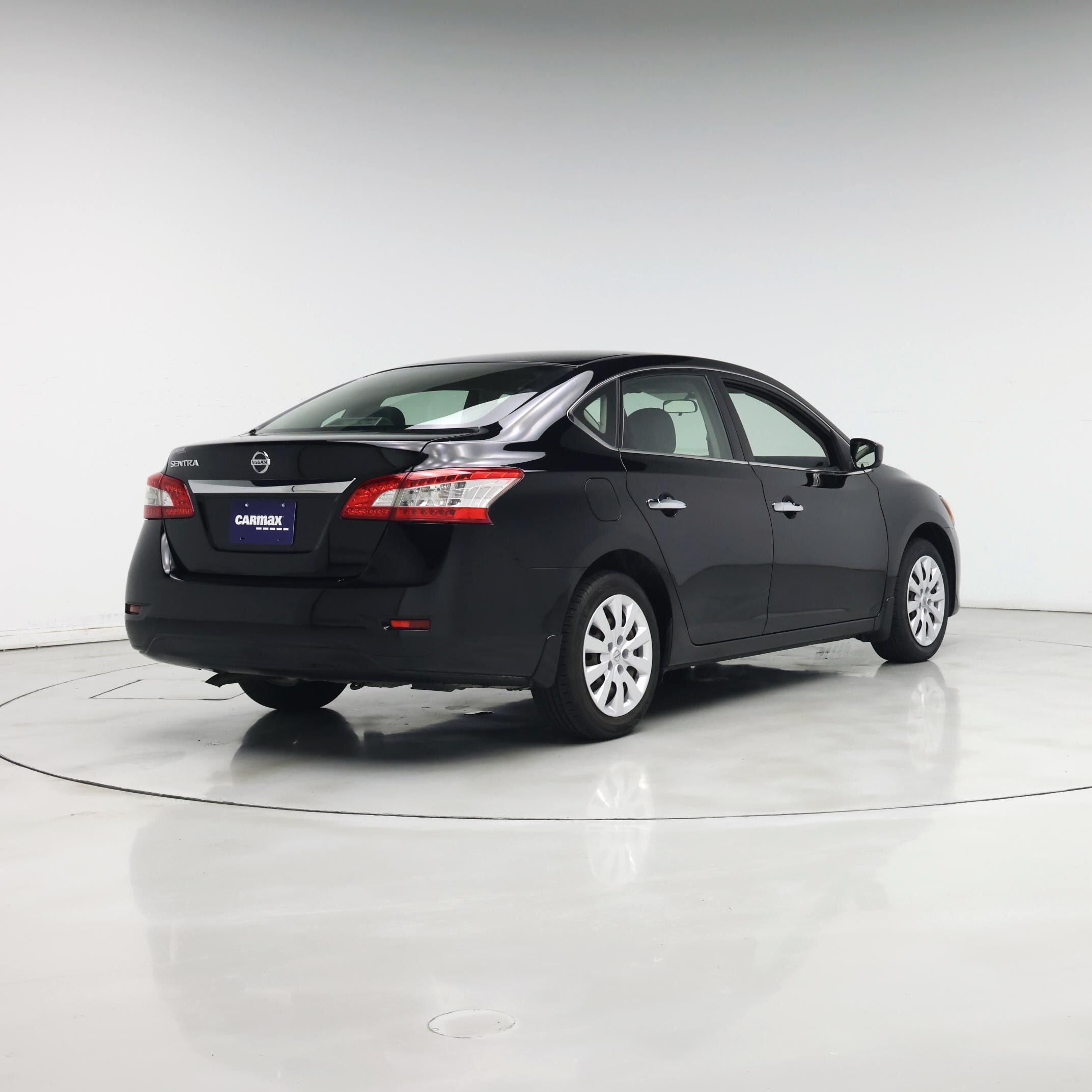 Thumbnail: 2015 Nissan Sentra - 8