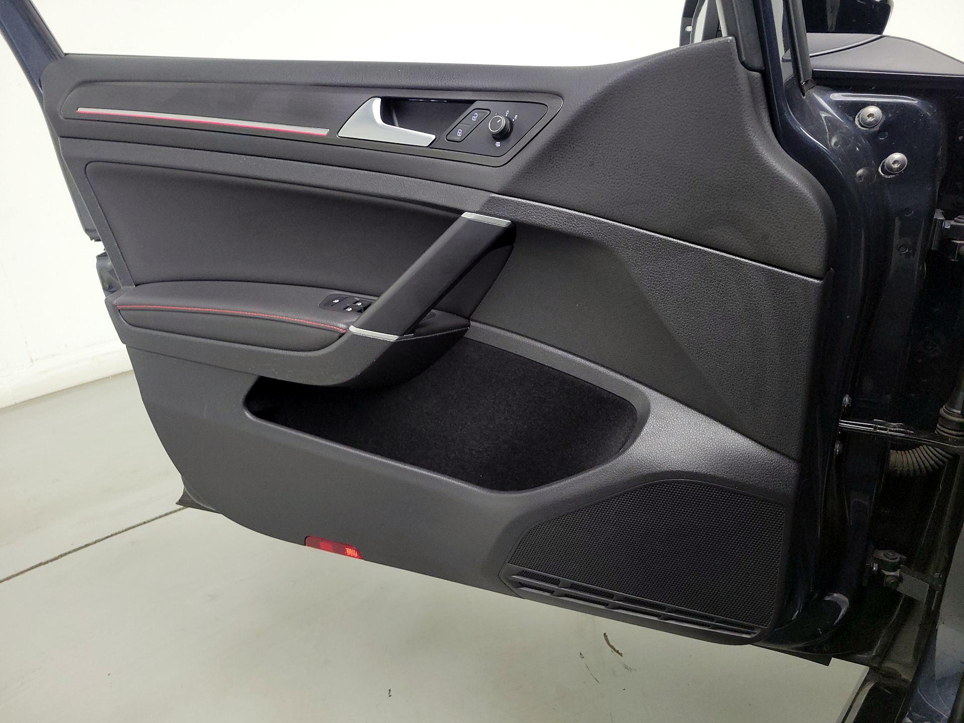 Thumbnail: 2021 Volkswagen Golf - 12