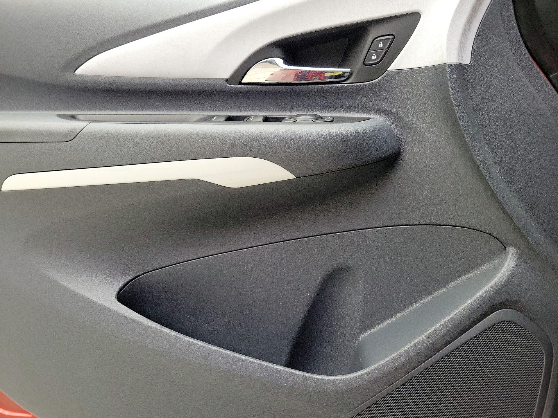 Thumbnail: 2020 Chevrolet Bolt EV - 12