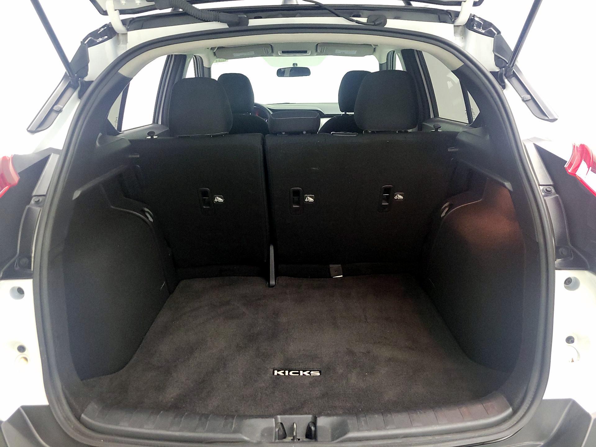 Thumbnail: 2019 Nissan Kicks - 19