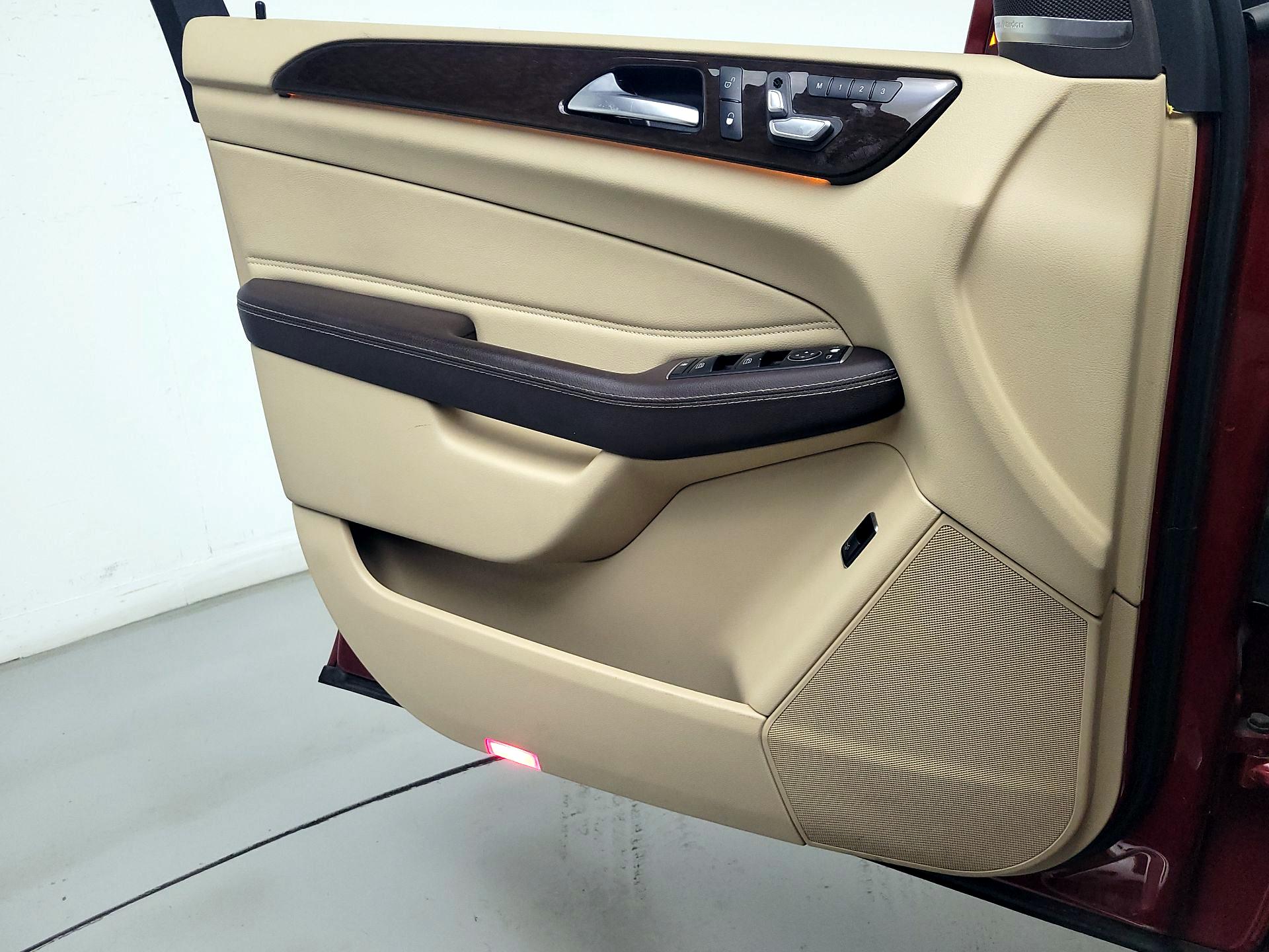 Thumbnail: 2016 Mercedes-Benz GLE - 12