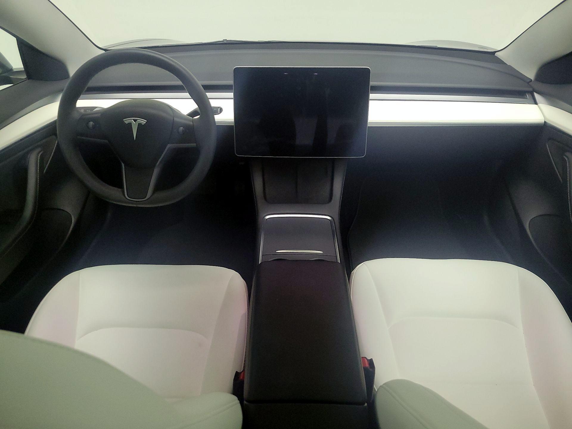 Thumbnail: 2023 Tesla Model 3 - 9