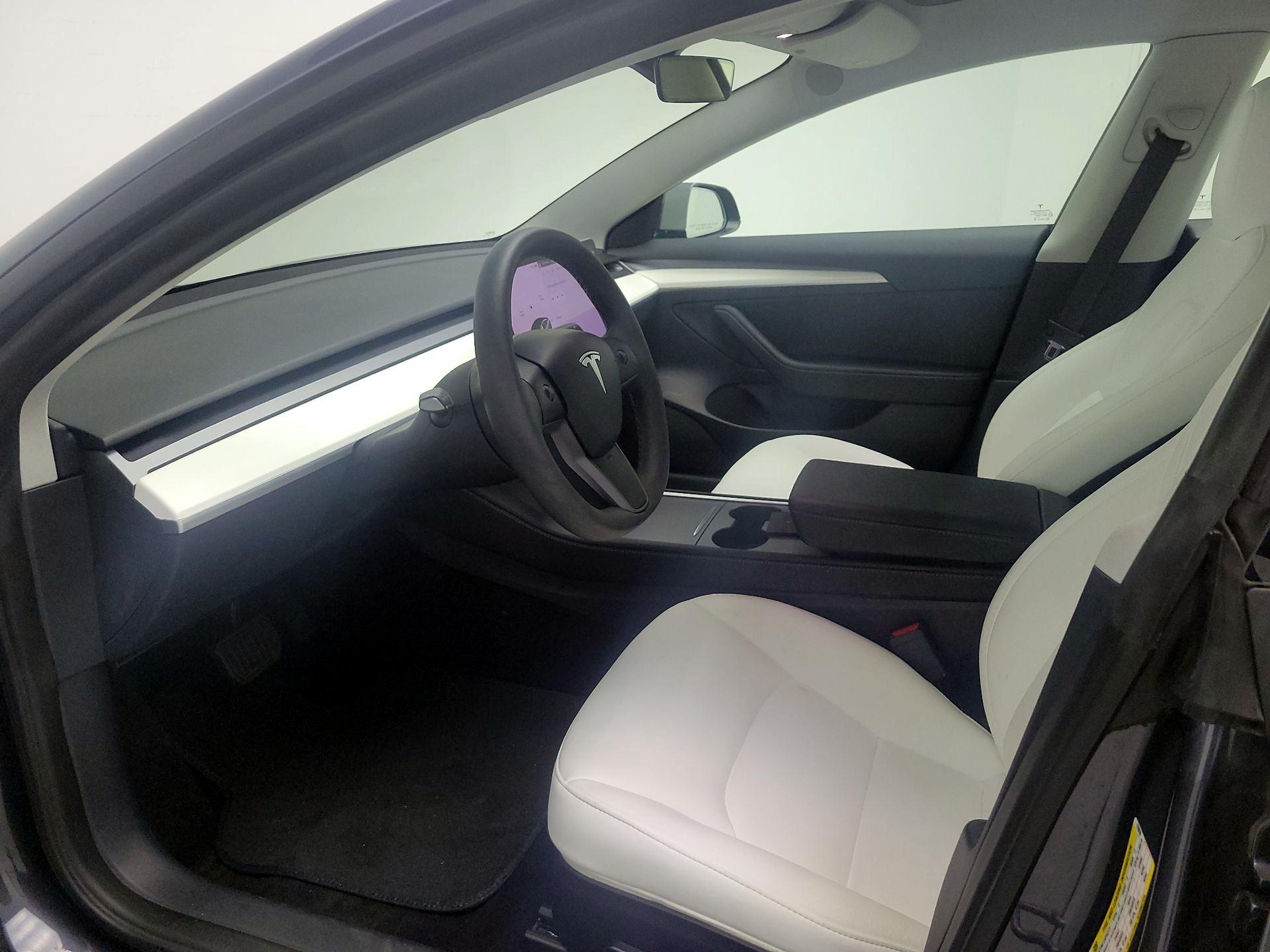 Thumbnail: 2023 Tesla Model 3 - 11