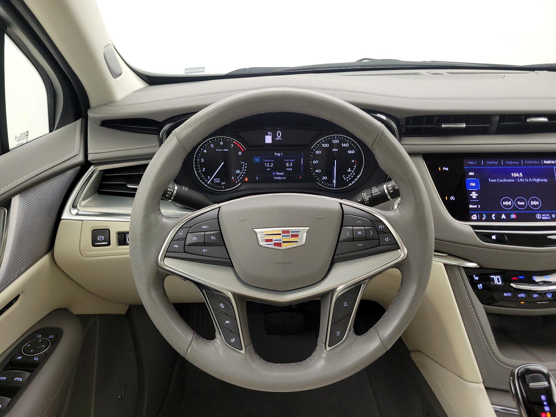 Thumbnail: 2023 Cadillac XT5 - 10