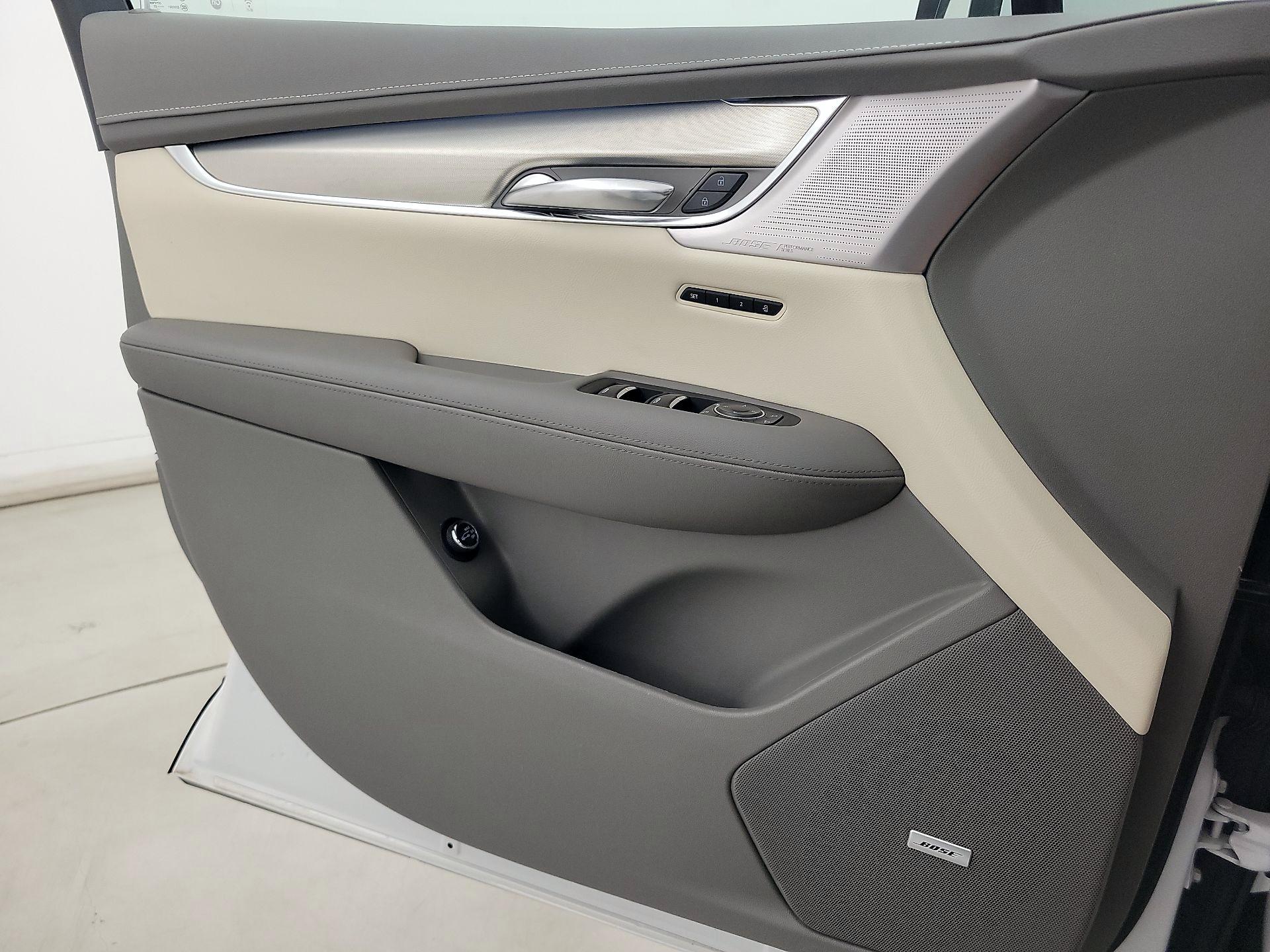 Thumbnail: 2023 Cadillac XT5 - 12
